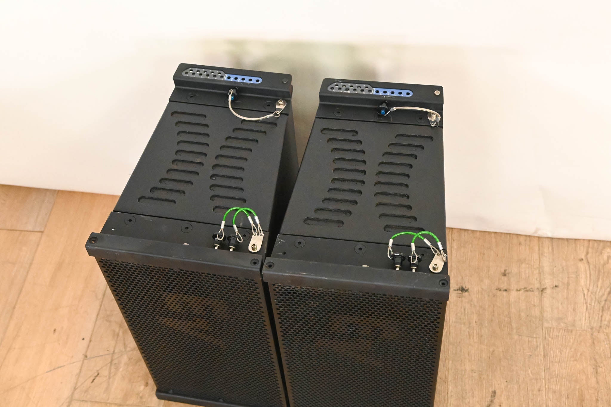 Electro-Voice (EV) XLE181 8" 2-Way Passive Line Array Speaker (PAIR)