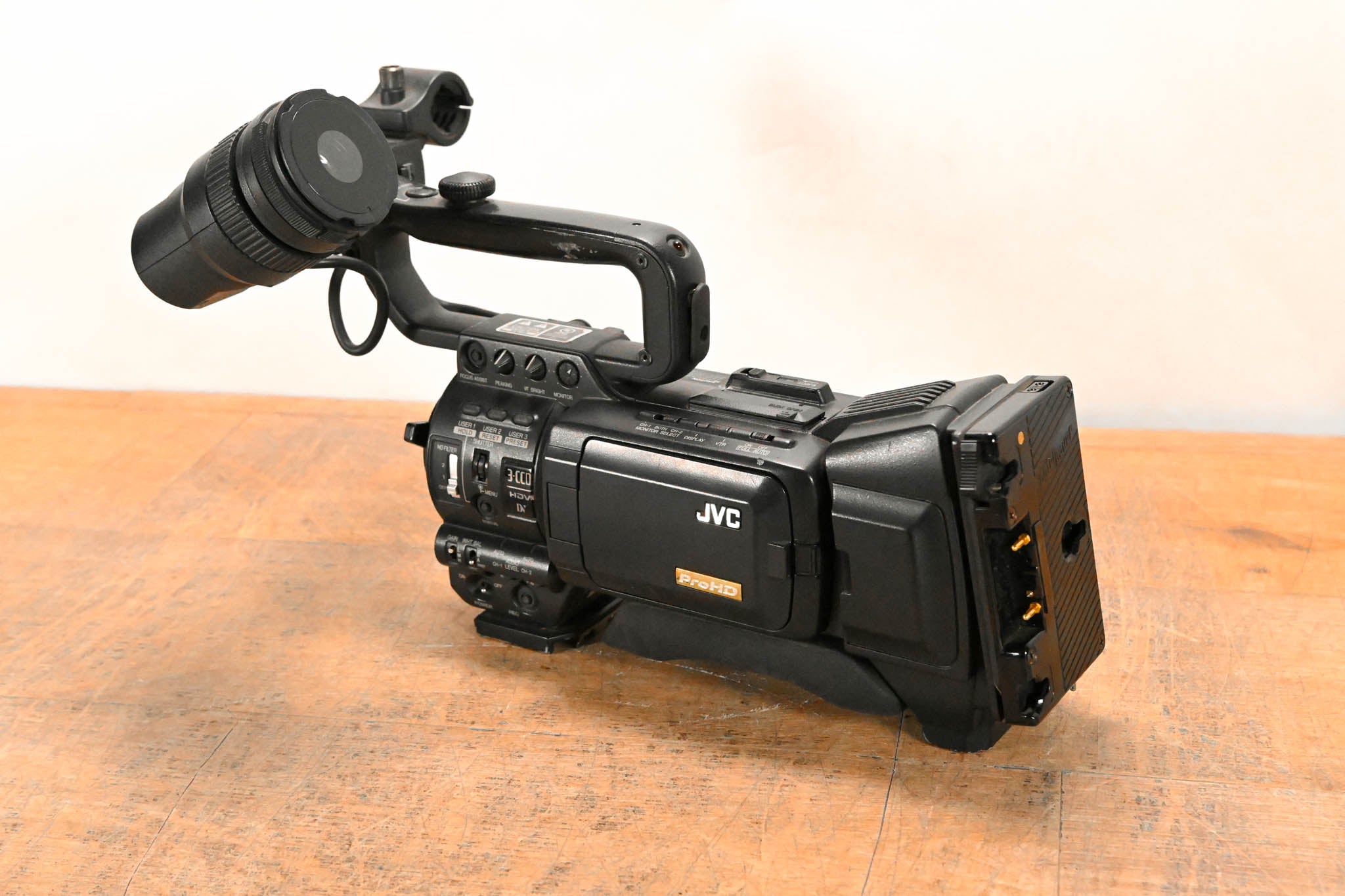 JVC GY-HD200U 1/3" 3-CCD Professional HDV Camcorder
