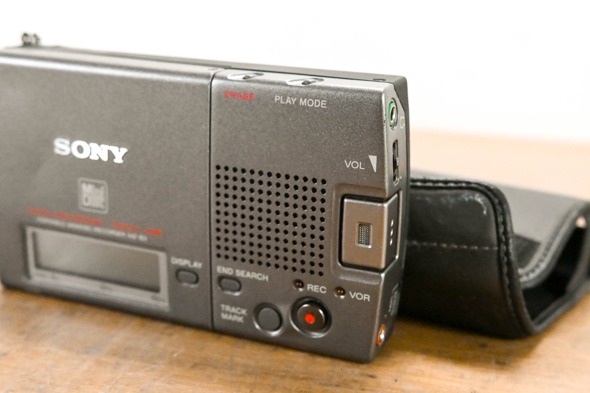 Sony MZ-B3 Portable MiniDisc Recorder (NO POWER SUPPLY)