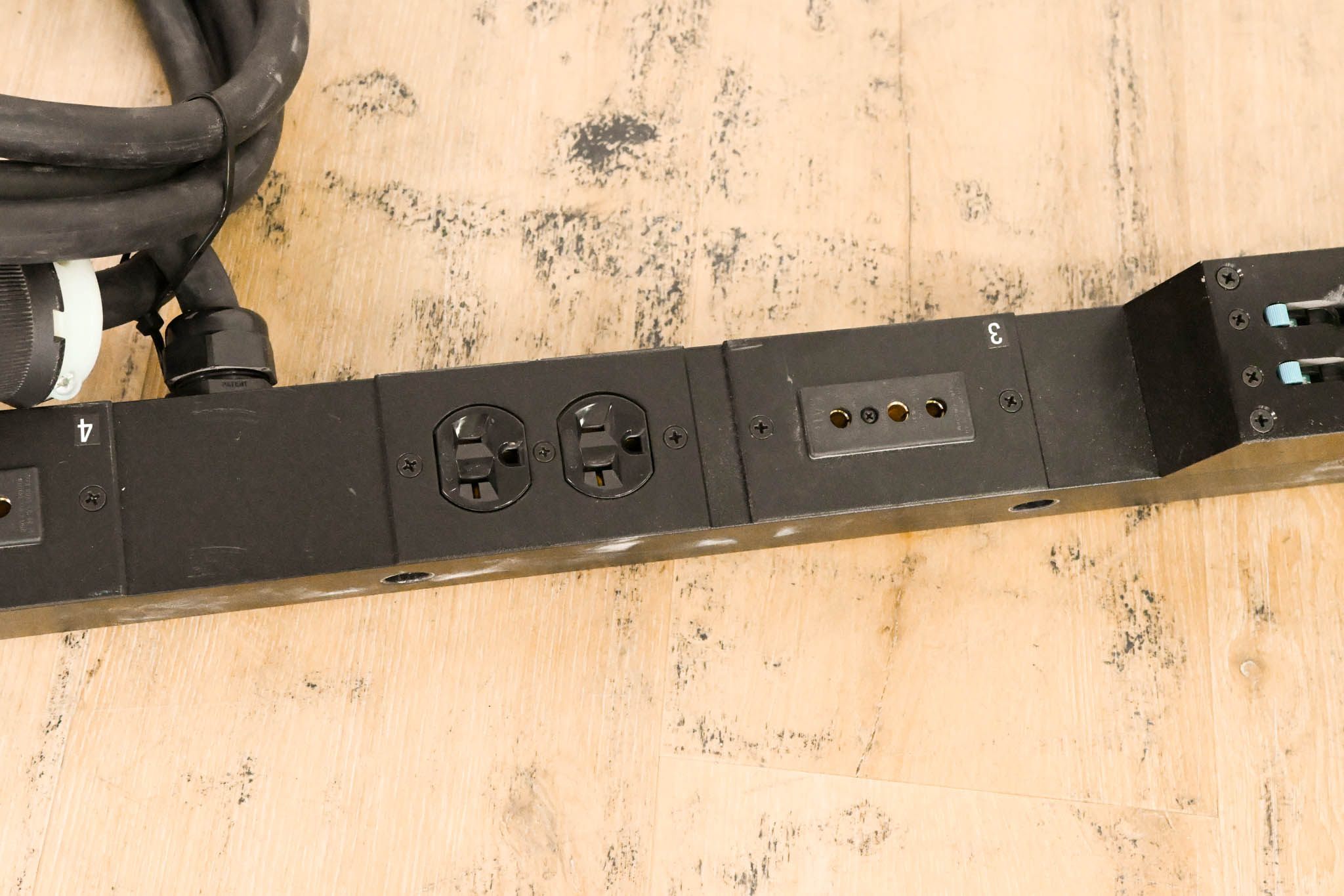 ETC SB6-10M 6 x 10A (1200W) SmartBar with Stage Pin Connectors