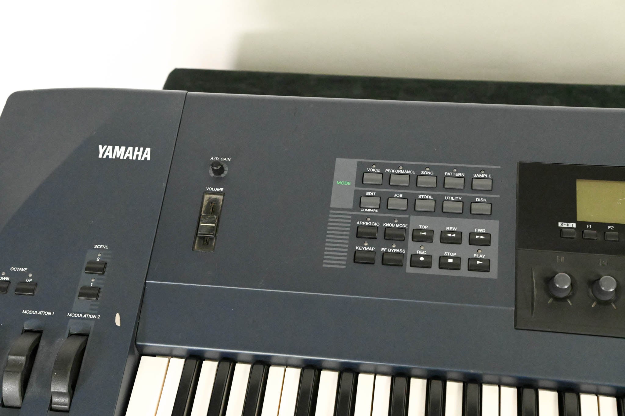 Yamaha EX5 76-key Synthesizer Workstation
