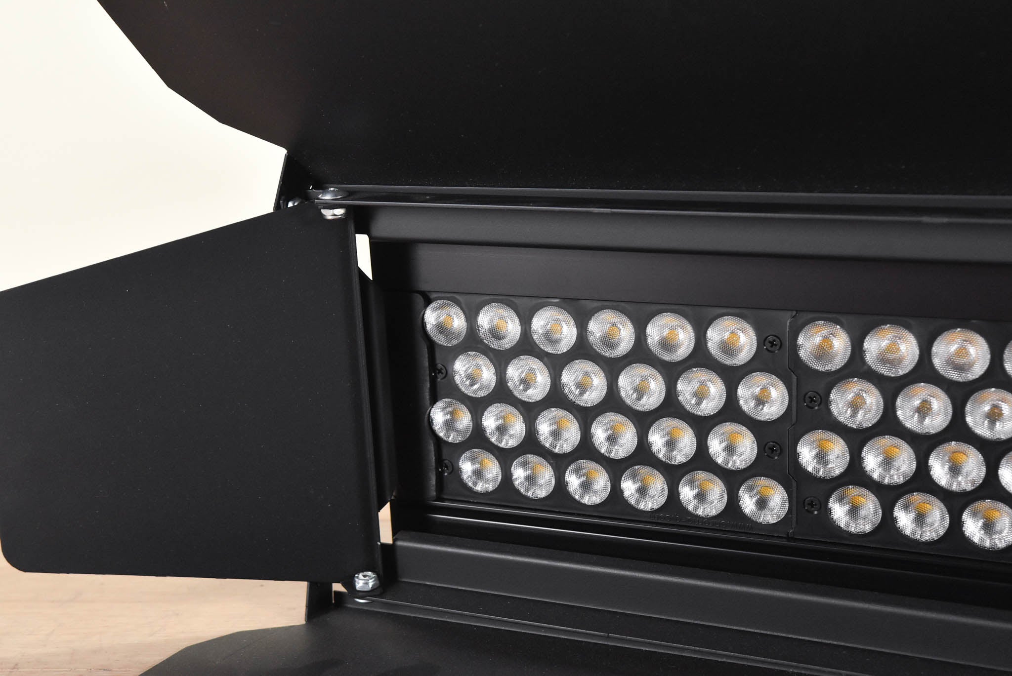 Chroma-Q Studio Force T 12 Tungsten White LED Fixture