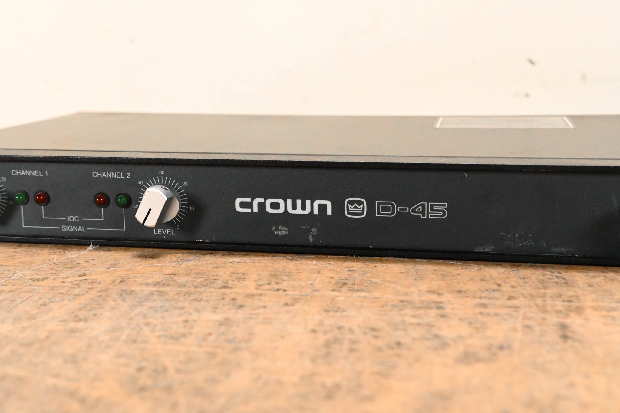 Crown D-45 Two-Channel, 35W Power Amplifier