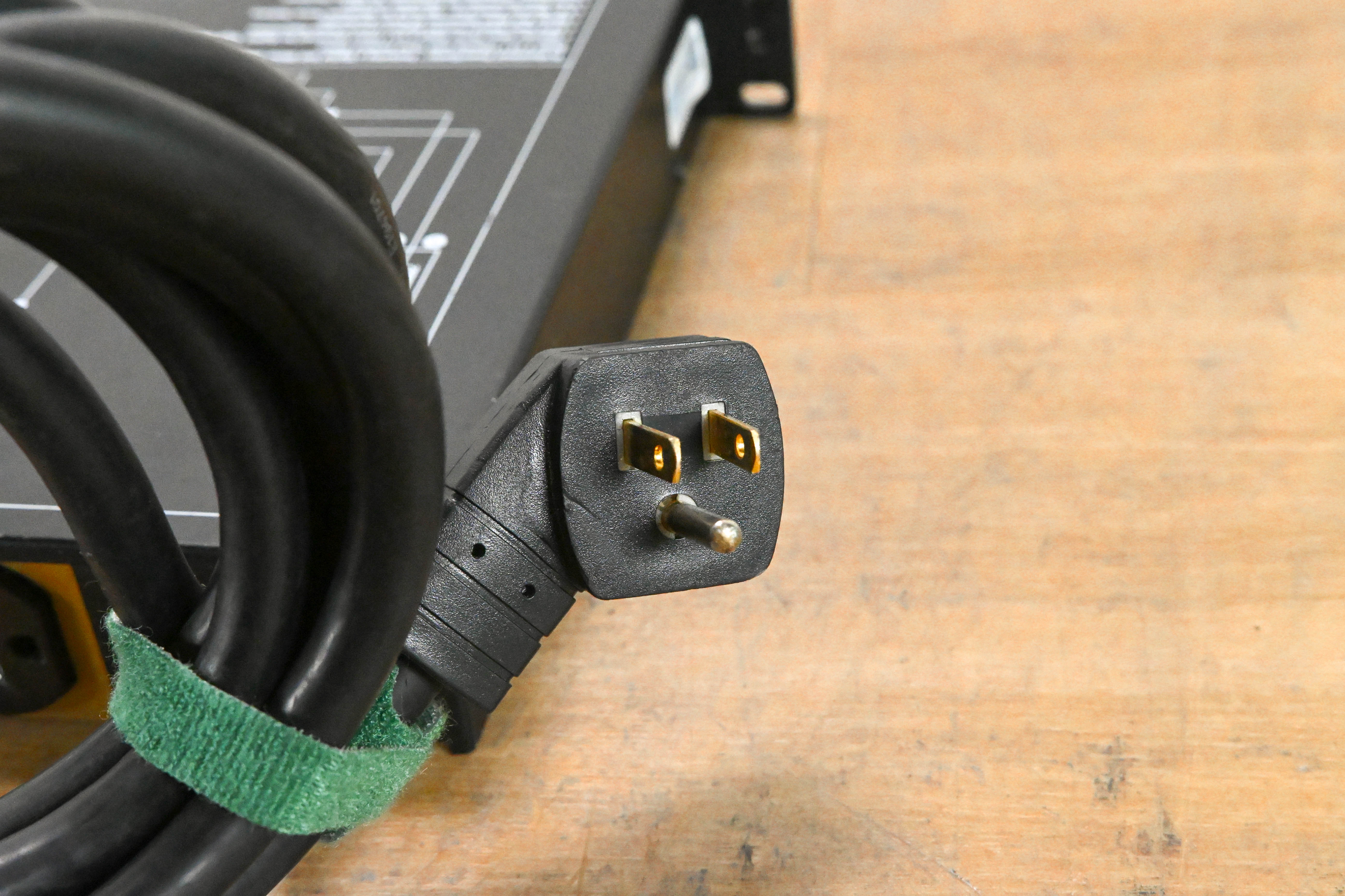 Monster Power PRO 2500 PowerCenter 10-Outlet Power Conditioner