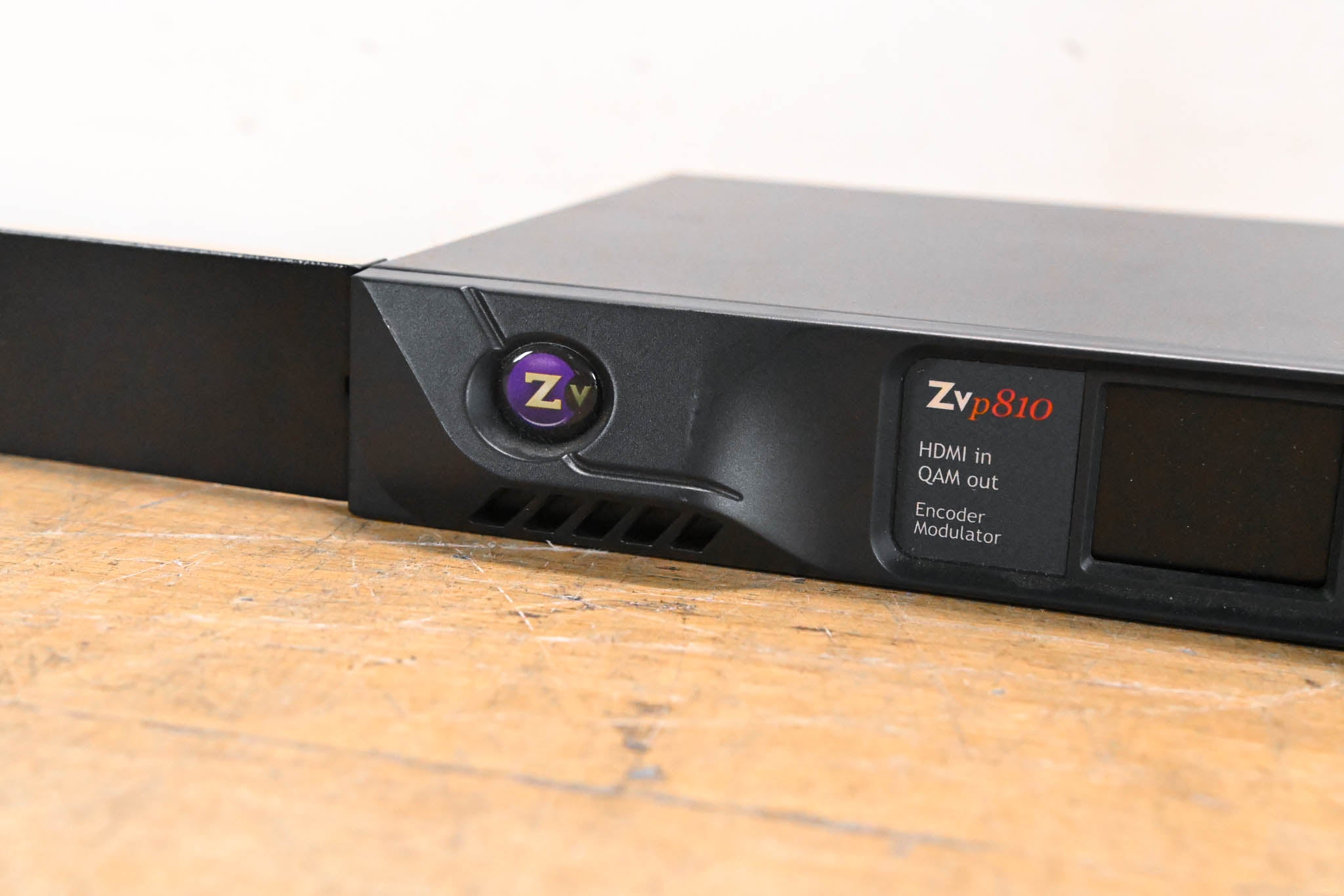 ZeeVee ZvPro810-NA HDMI Encoder / QAM Modulator (NO POWER SUPPLY)