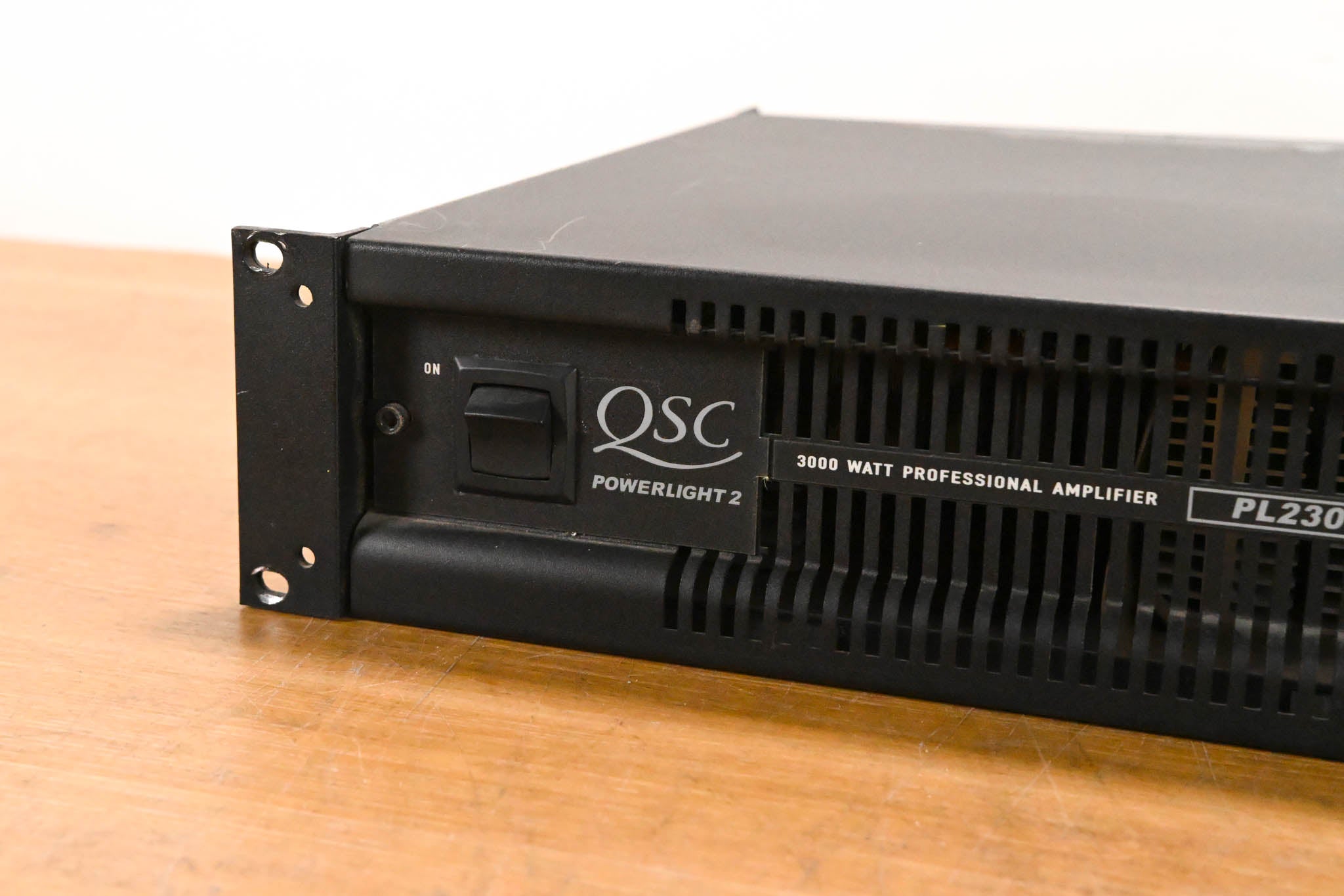 QSC PL230 PowerLight 2 Series 2-Channel 1500W Power Amplifier