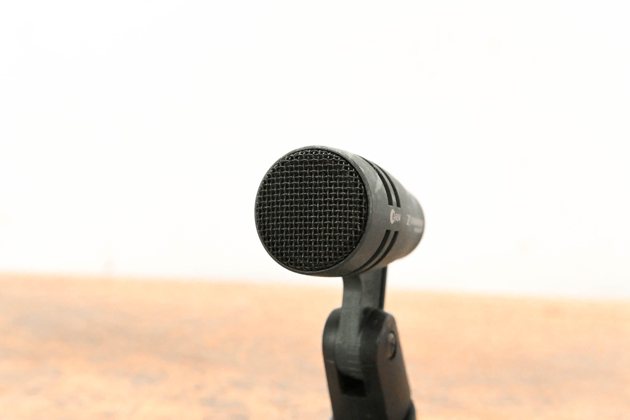 Sennheiser e 604 Dynamic Cardioid Instrument Microphone