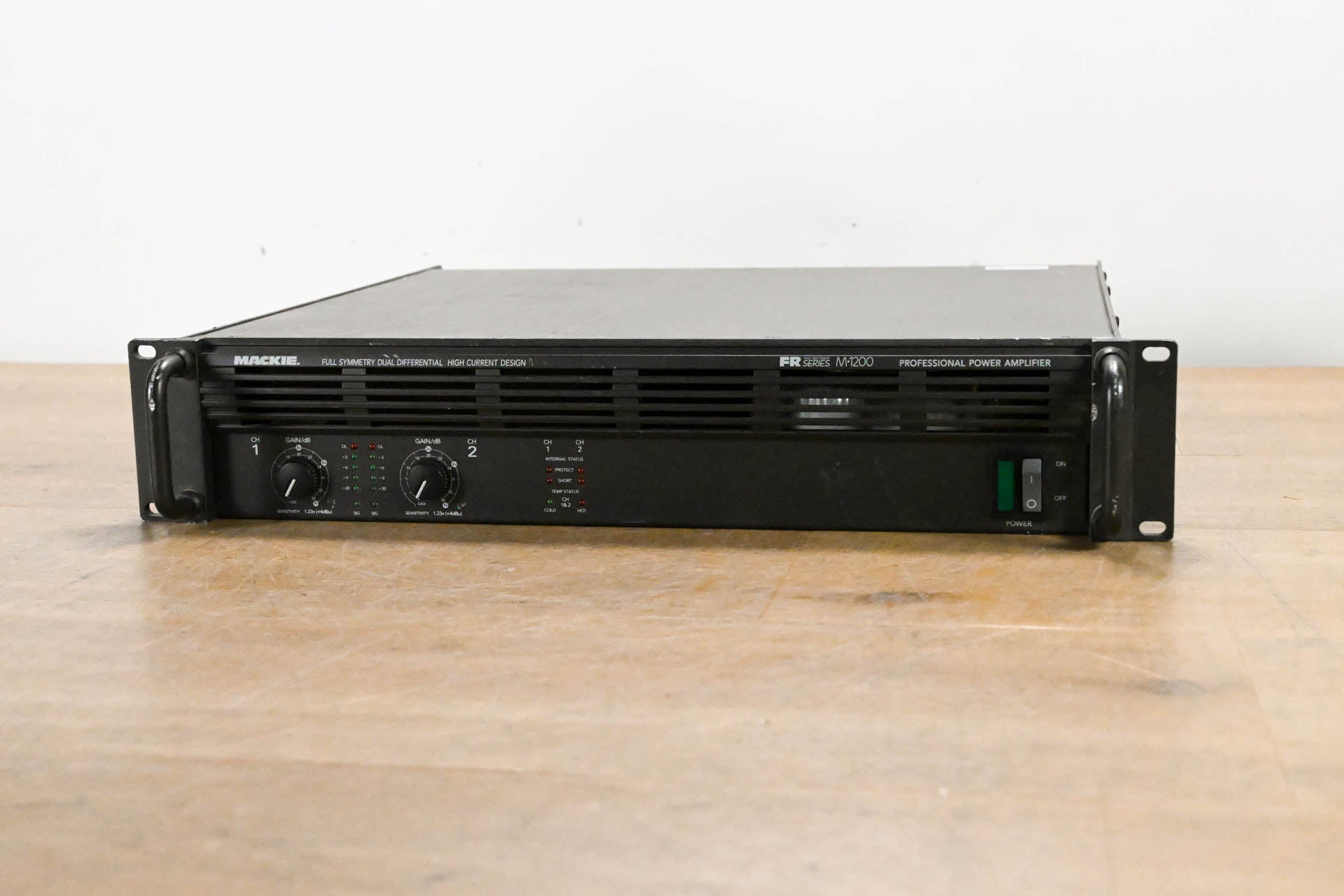 Mackie M-1200 FR Series 2-Channel Power Amplifier