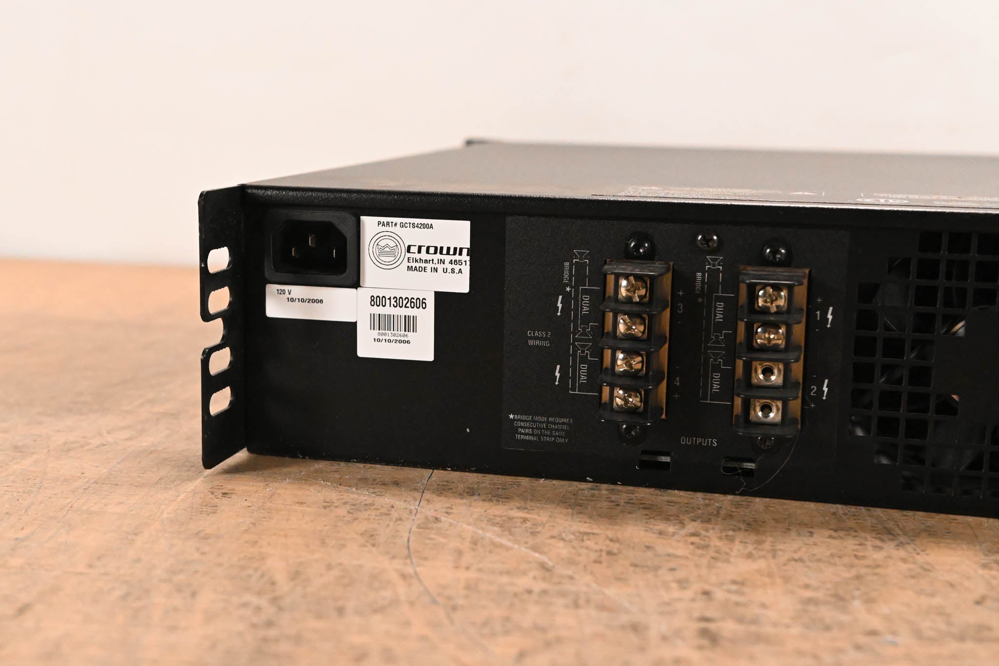 Crown CTs 4200 Four-Channel, 260W Power Amplifier