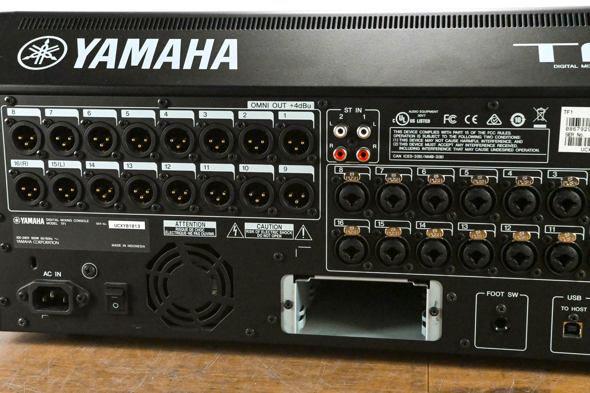 Yamaha TF1 16-Channel Digital Mixing Console