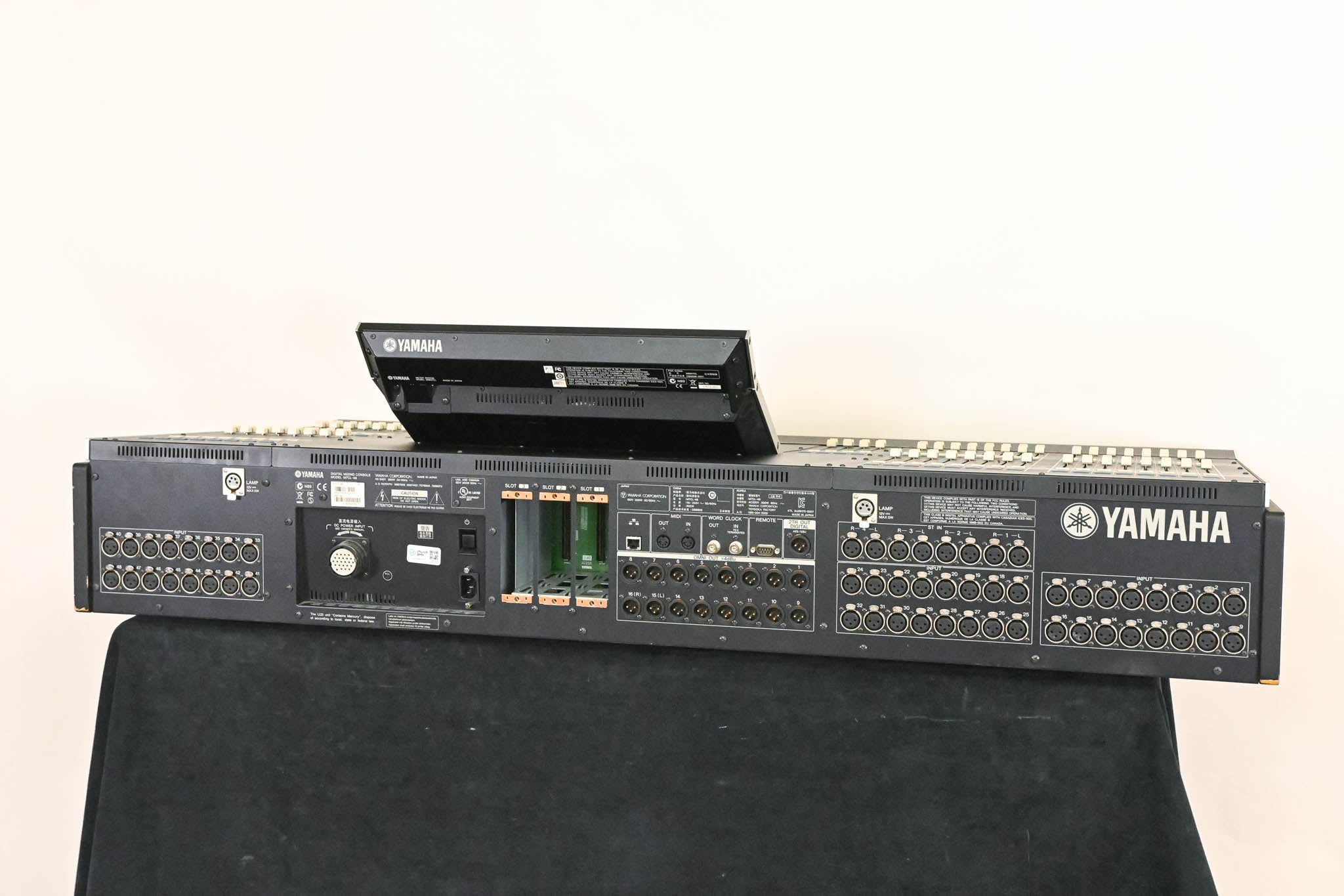 Yamaha M7CL-48 48-Channel Digital Audio Mixing Console