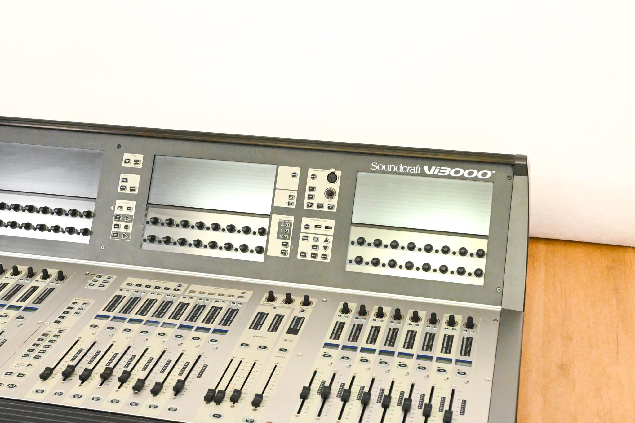 Soundcraft Vi3000 64-Channel Digital Mixing Console