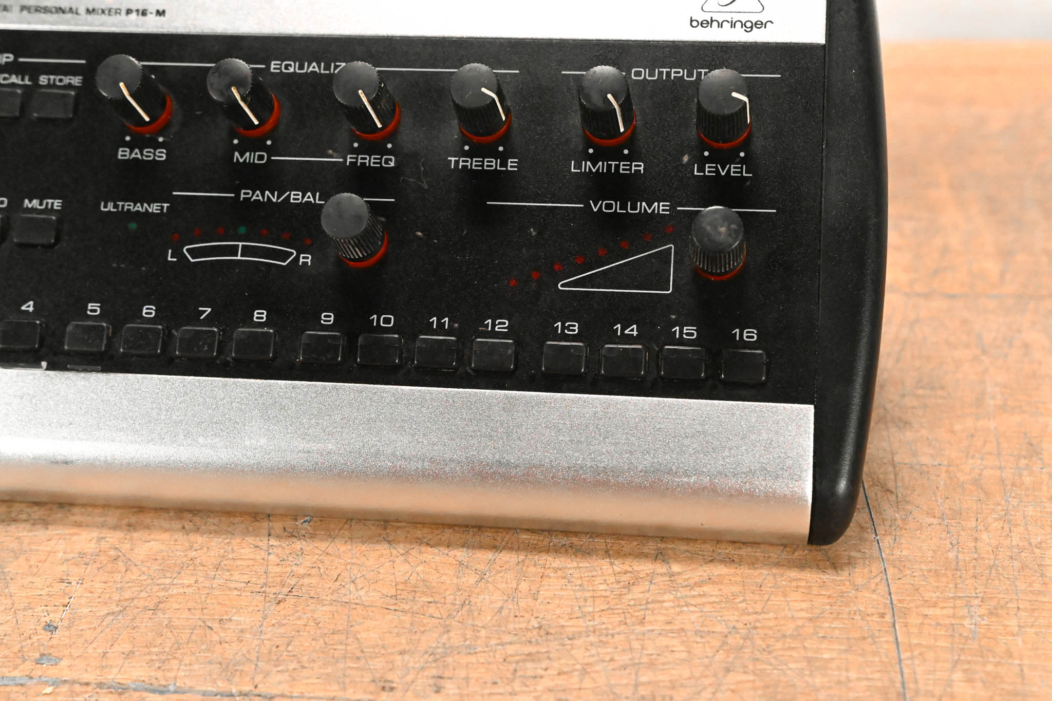 Behringer Powerplay P16-M 16-Channel Digital Personal Mixer