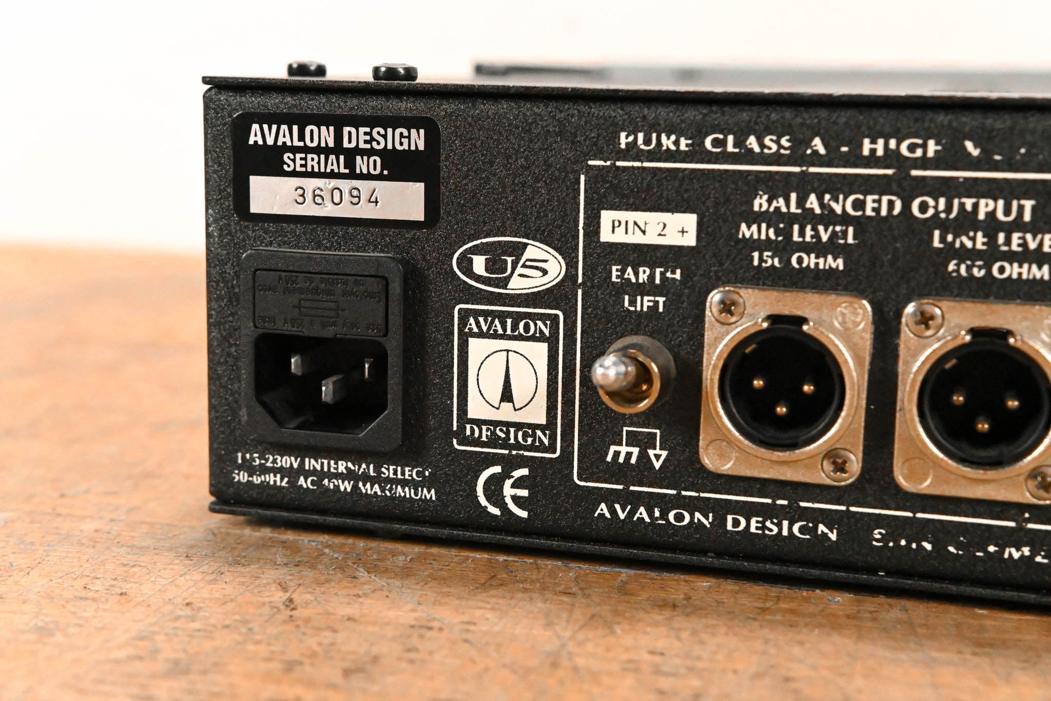 Avalon U5 Active Instrument Direct Box and Preamp
