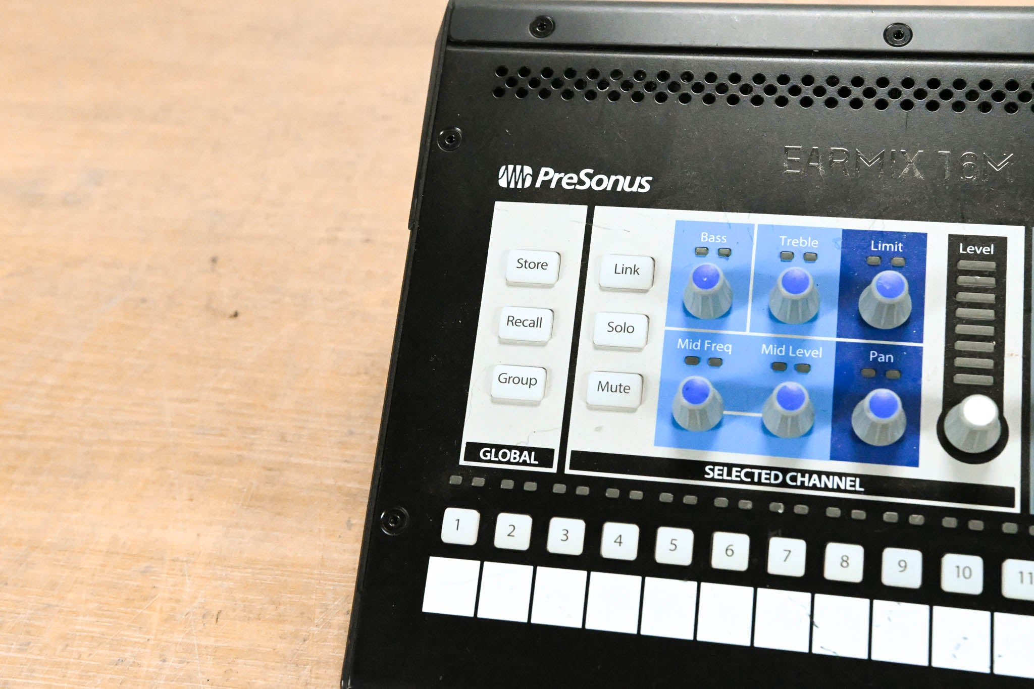 PreSonus EarMix 16M 16-Channel AVB Personal Monitor Mixer