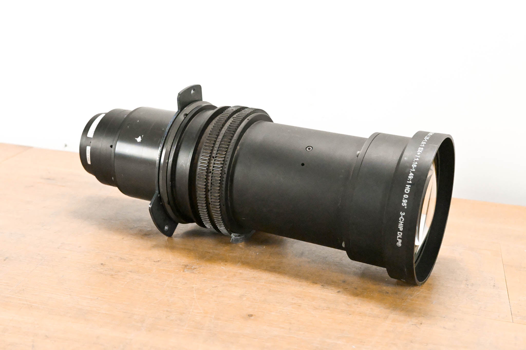Christie ILS LENS 1.25-1.6:1 SX+/1.16-1.49:1 HD 0.95 3-Chip DLP Lens