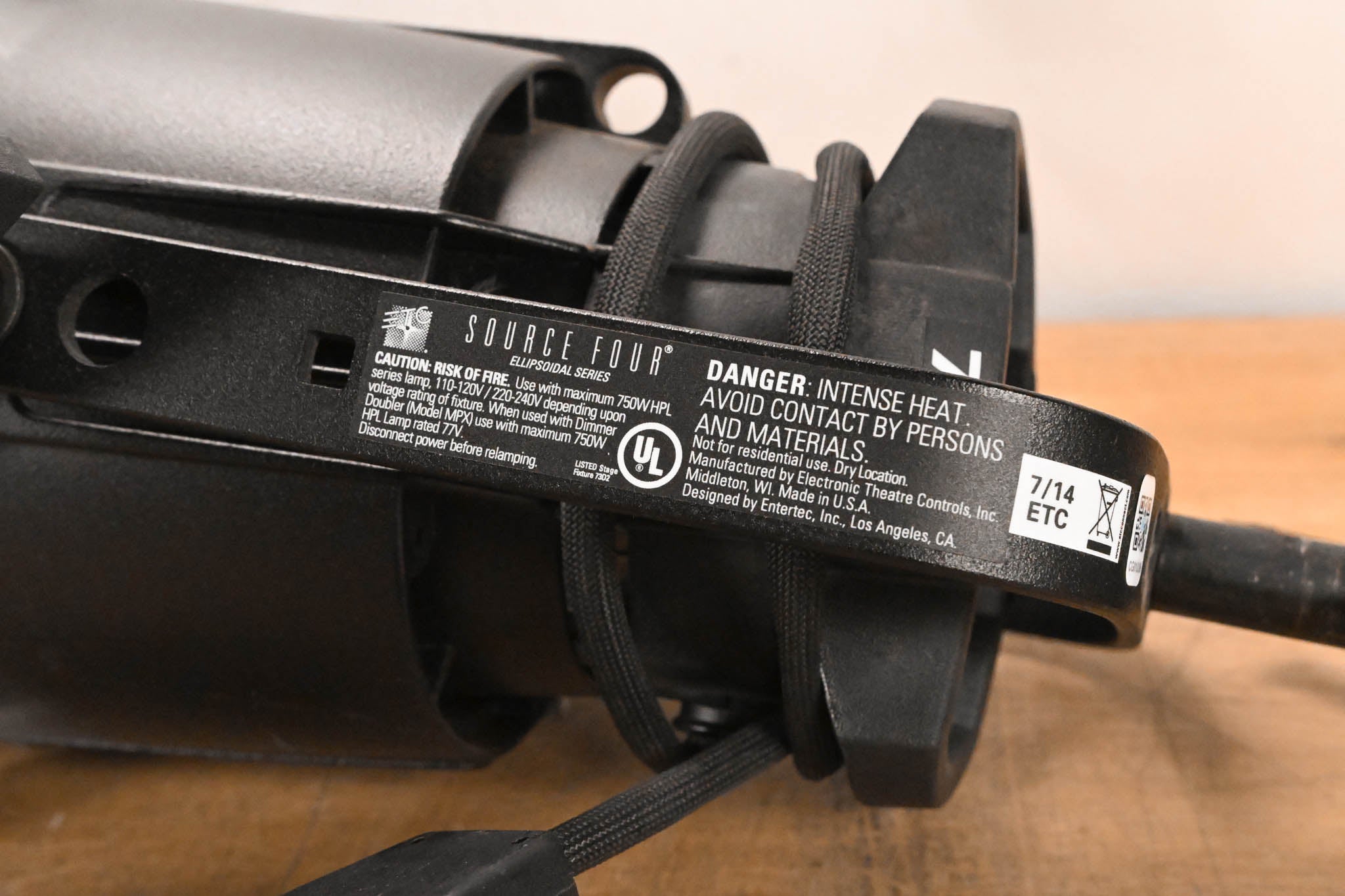 ETC Source Four Zoom 25-50 Degree 750 Ellipsoidal Light