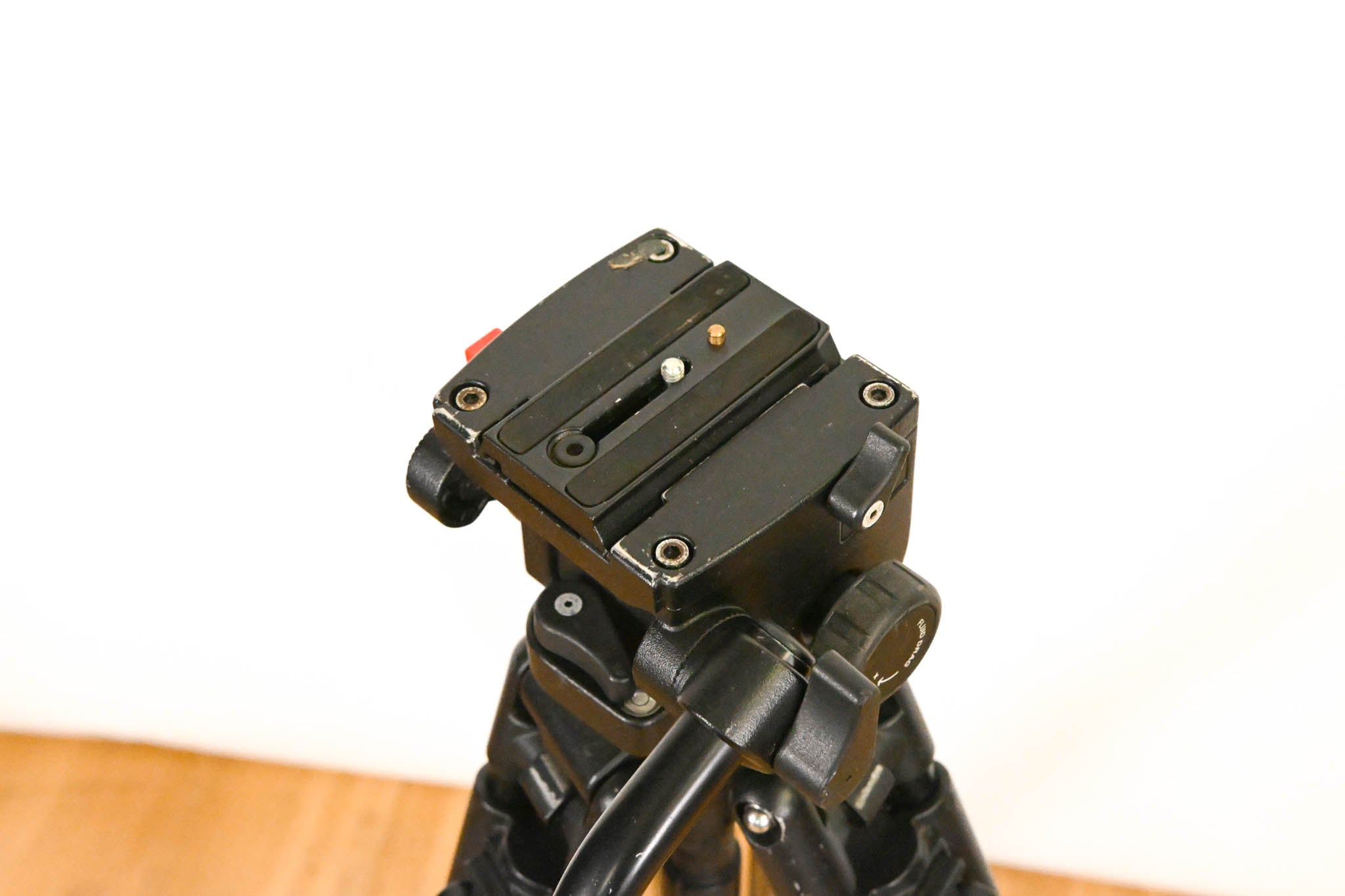 Manfrotto/Bogen 3182 Video Tripod with 503 Fluid Head