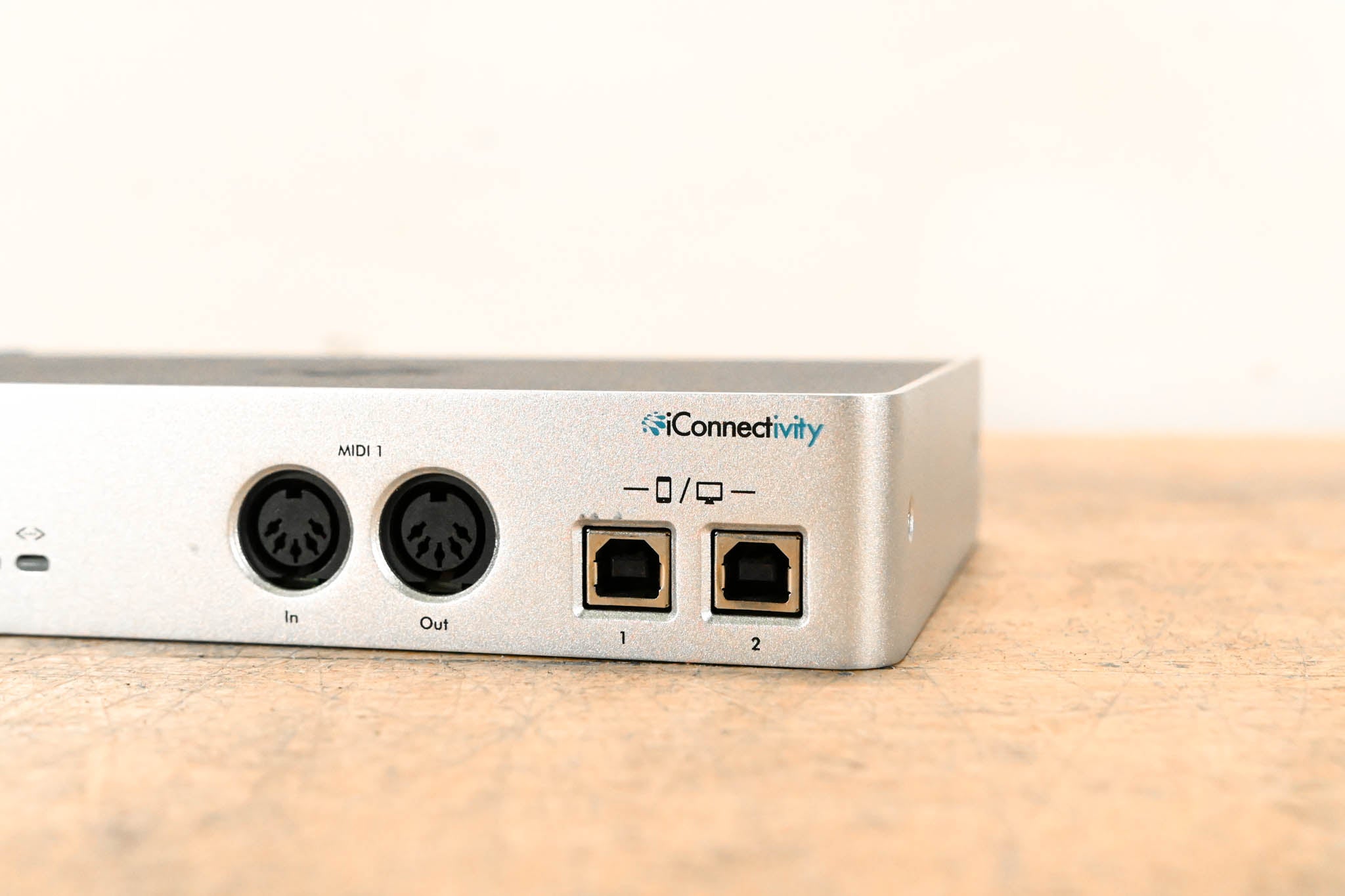 iConnectivity iConnectMIDI4+ USB + Lightning iOS MIDI Interface (NO PSU)