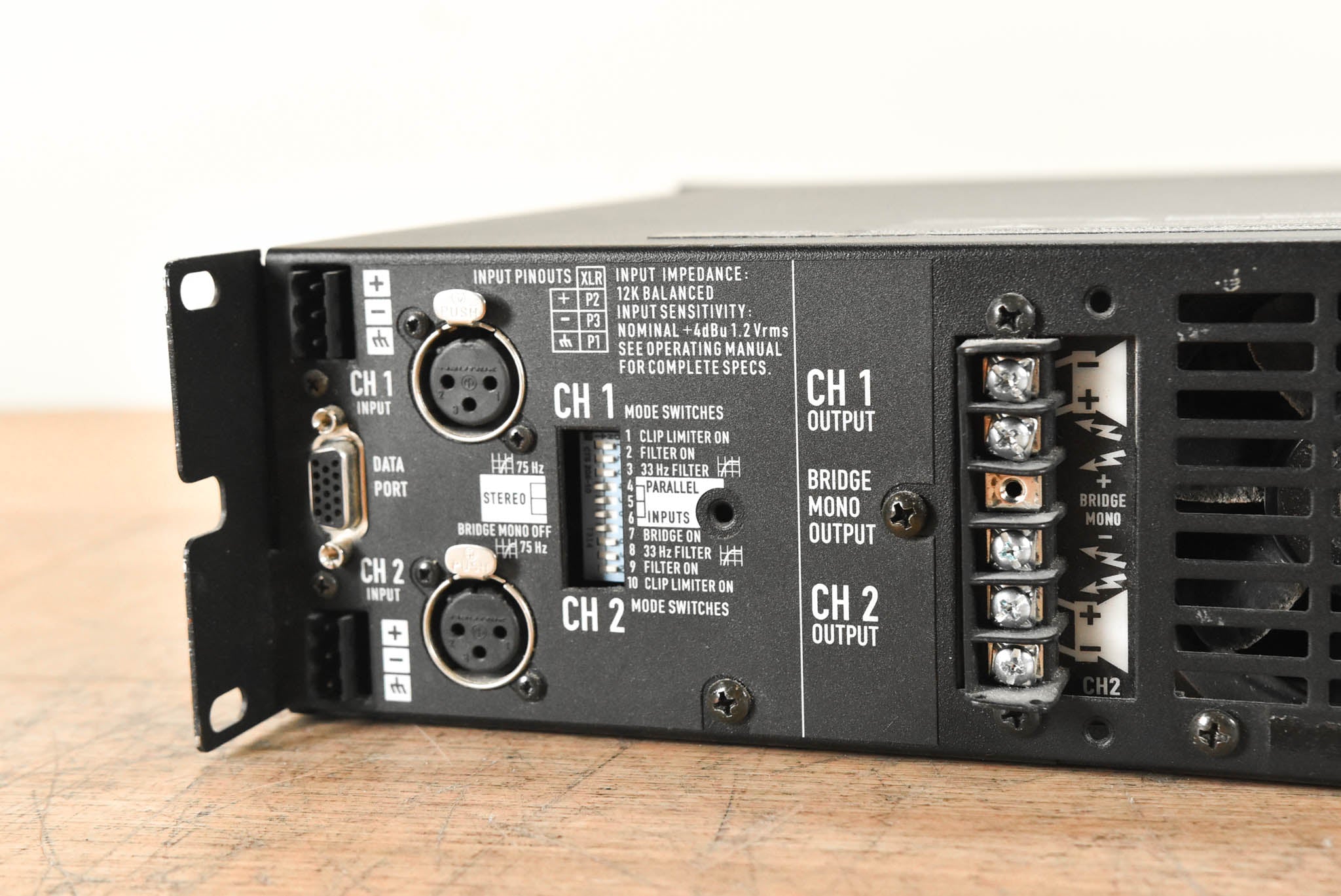 QSC CX902 2-Channel Power Amplifier