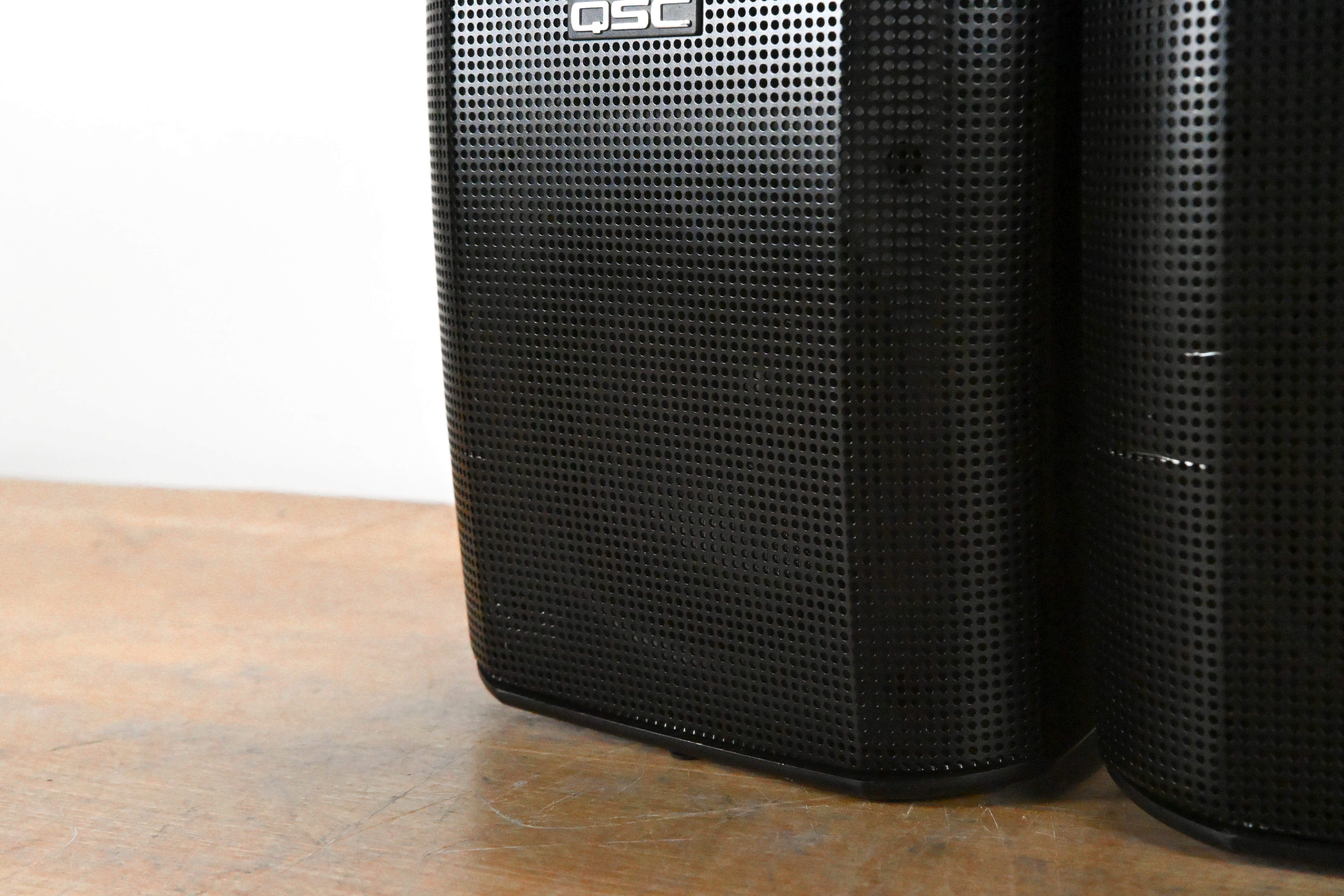 QSC AD-S52 AcousticDesign 5.25" 2 Way Loudspeaker (PAIR)