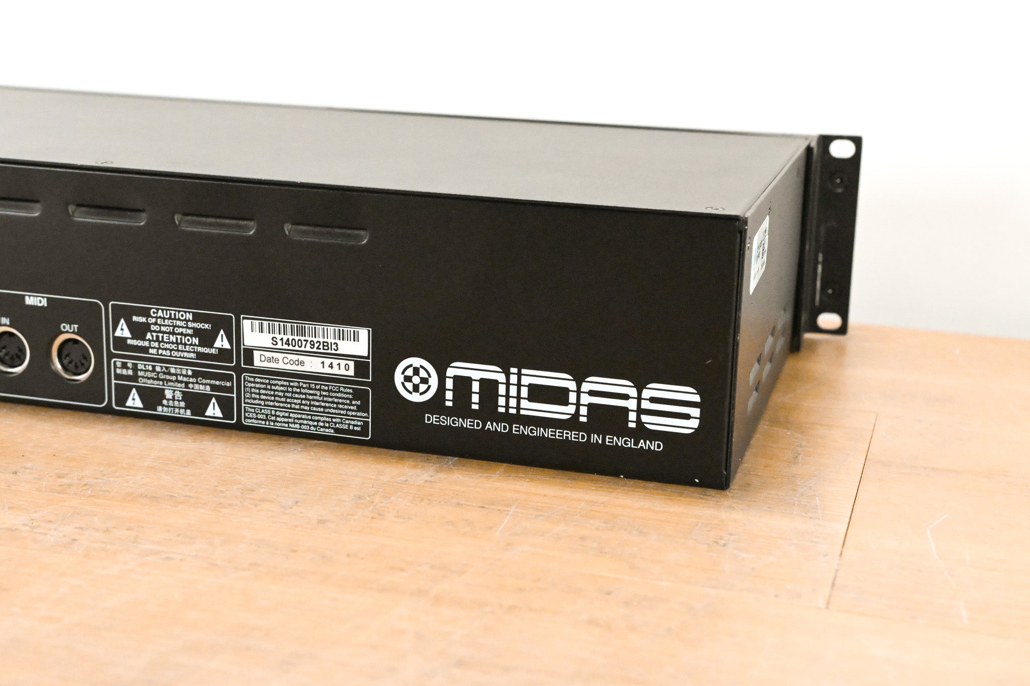 Midas DL16 16-Input, 8-Output Stage Box