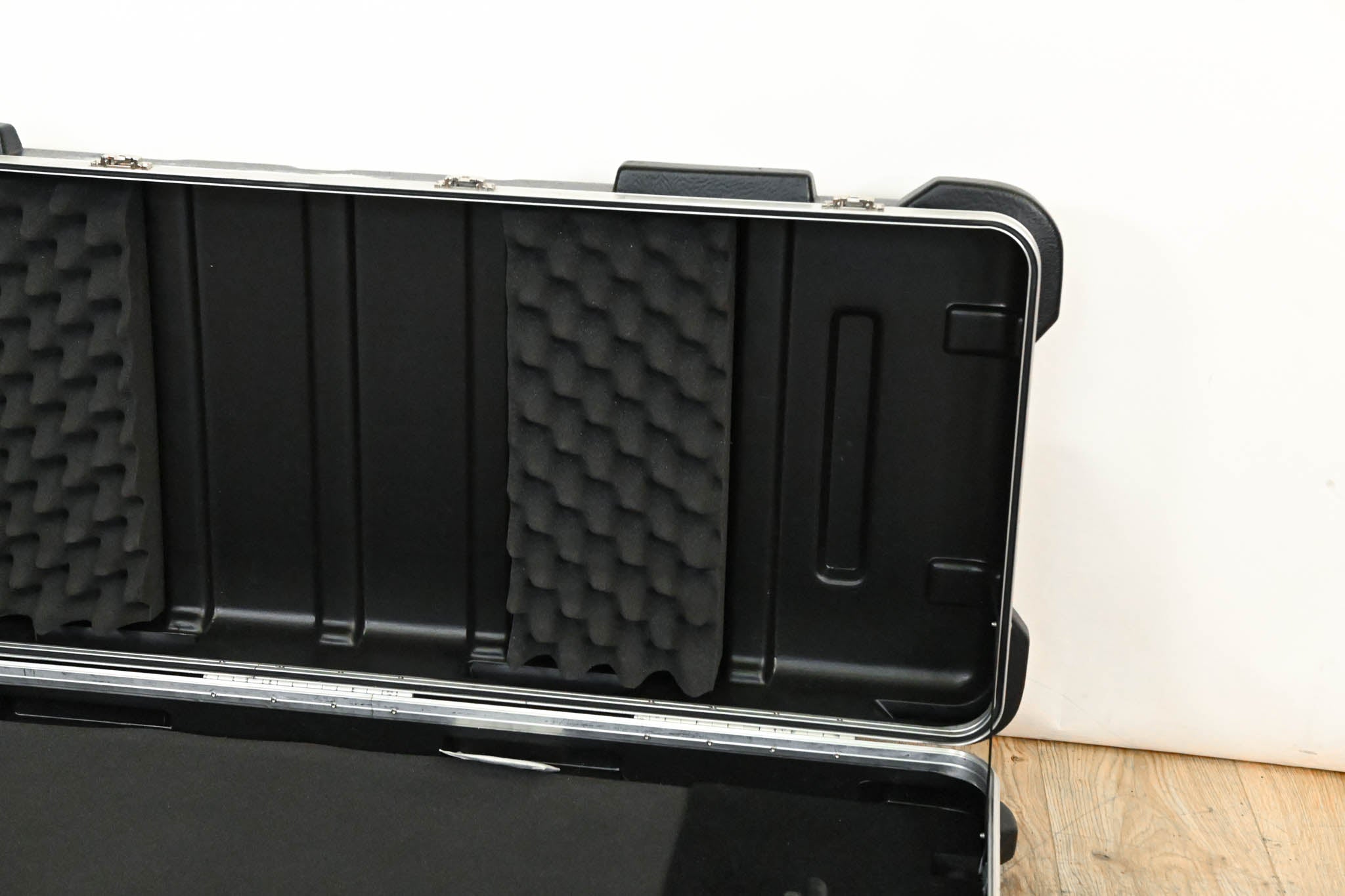 SKB 1SKB-4214W 61-key ATA Keyboard Carrying Case with Wheels