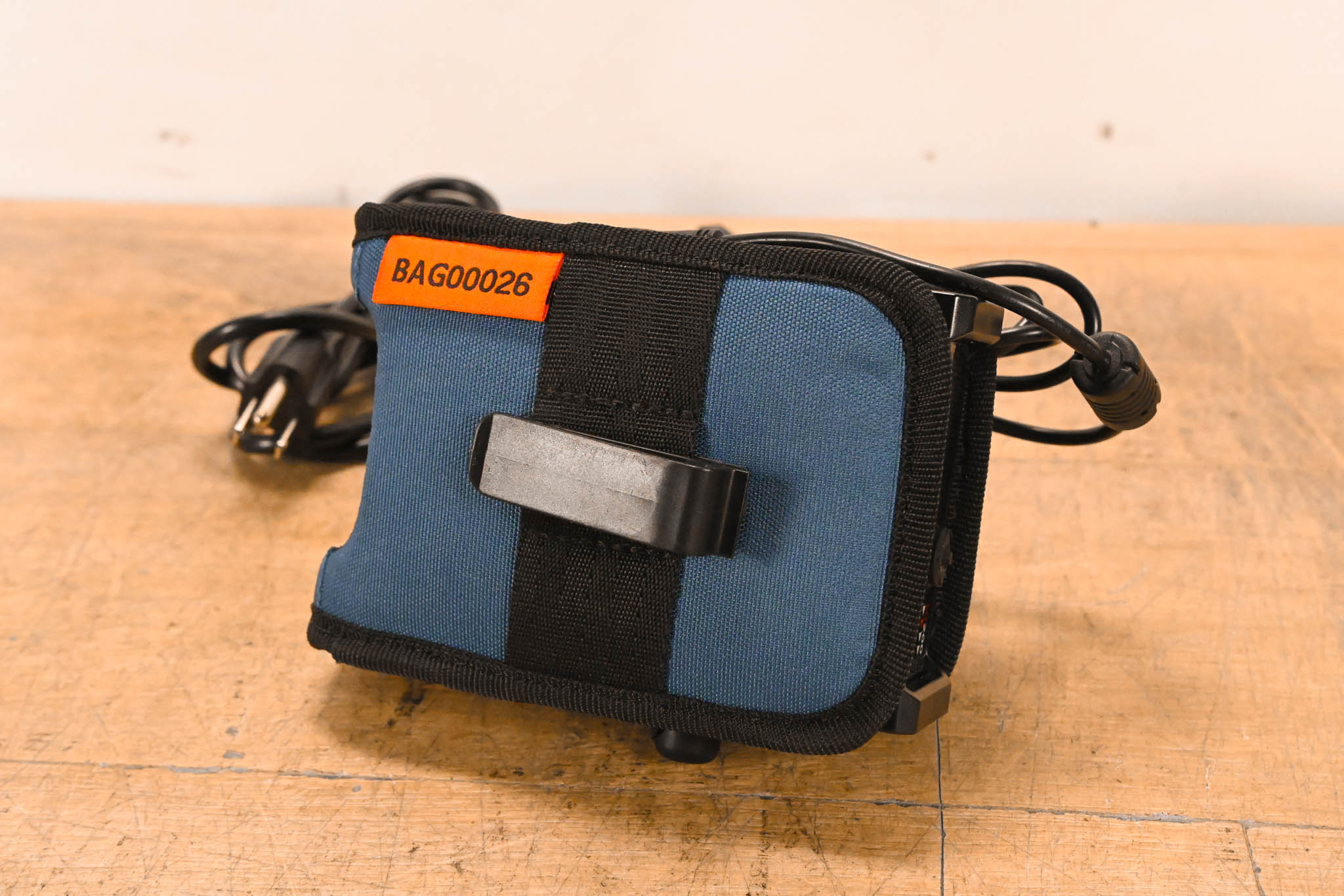 LiveU LU200 Camera-Mount Unit w/ SDI/HDMI Inputs