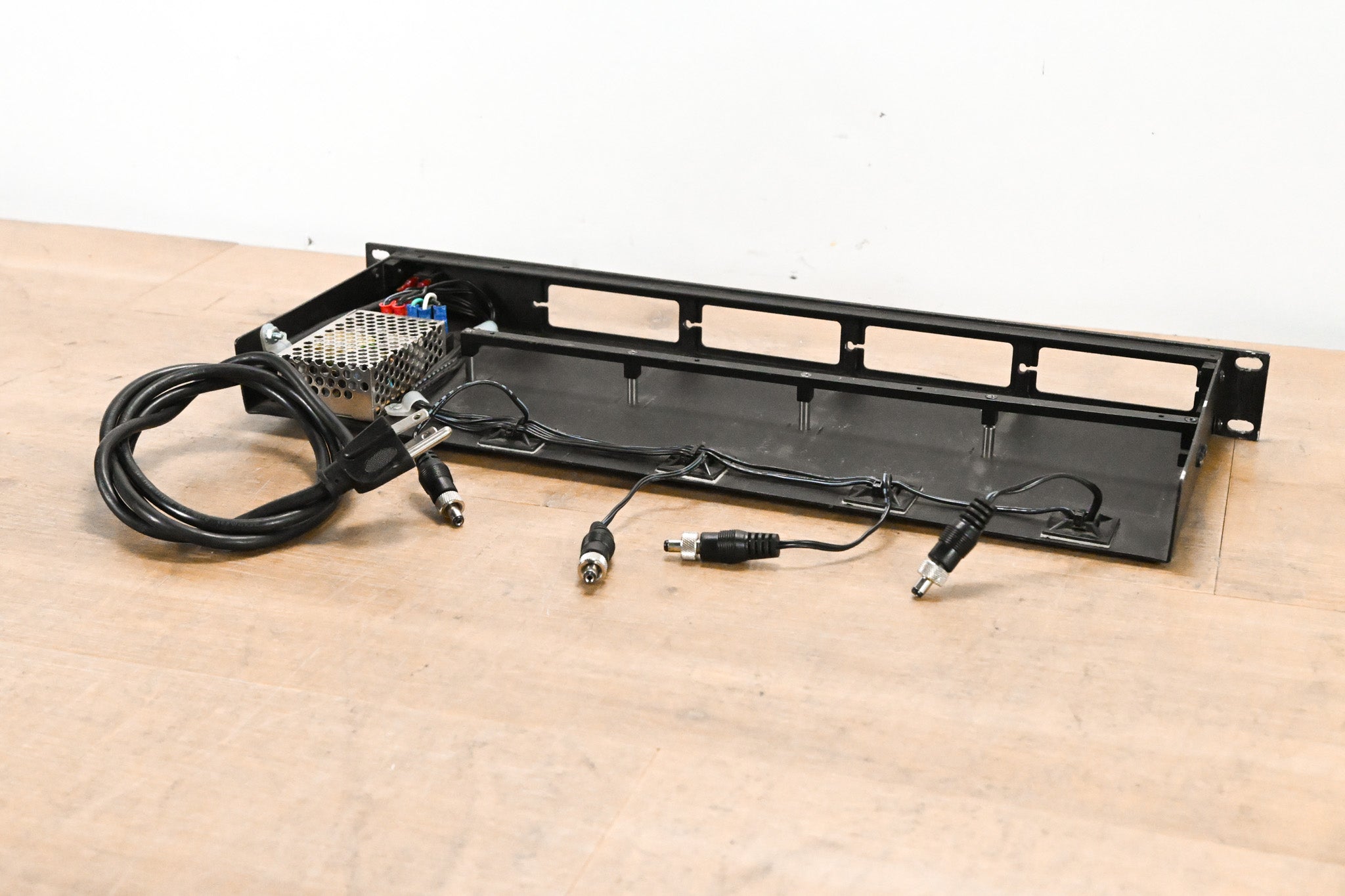 Lectrosonics RMP195 Four Bay Rackmount w/ Mean Well RS-25-15 PSU