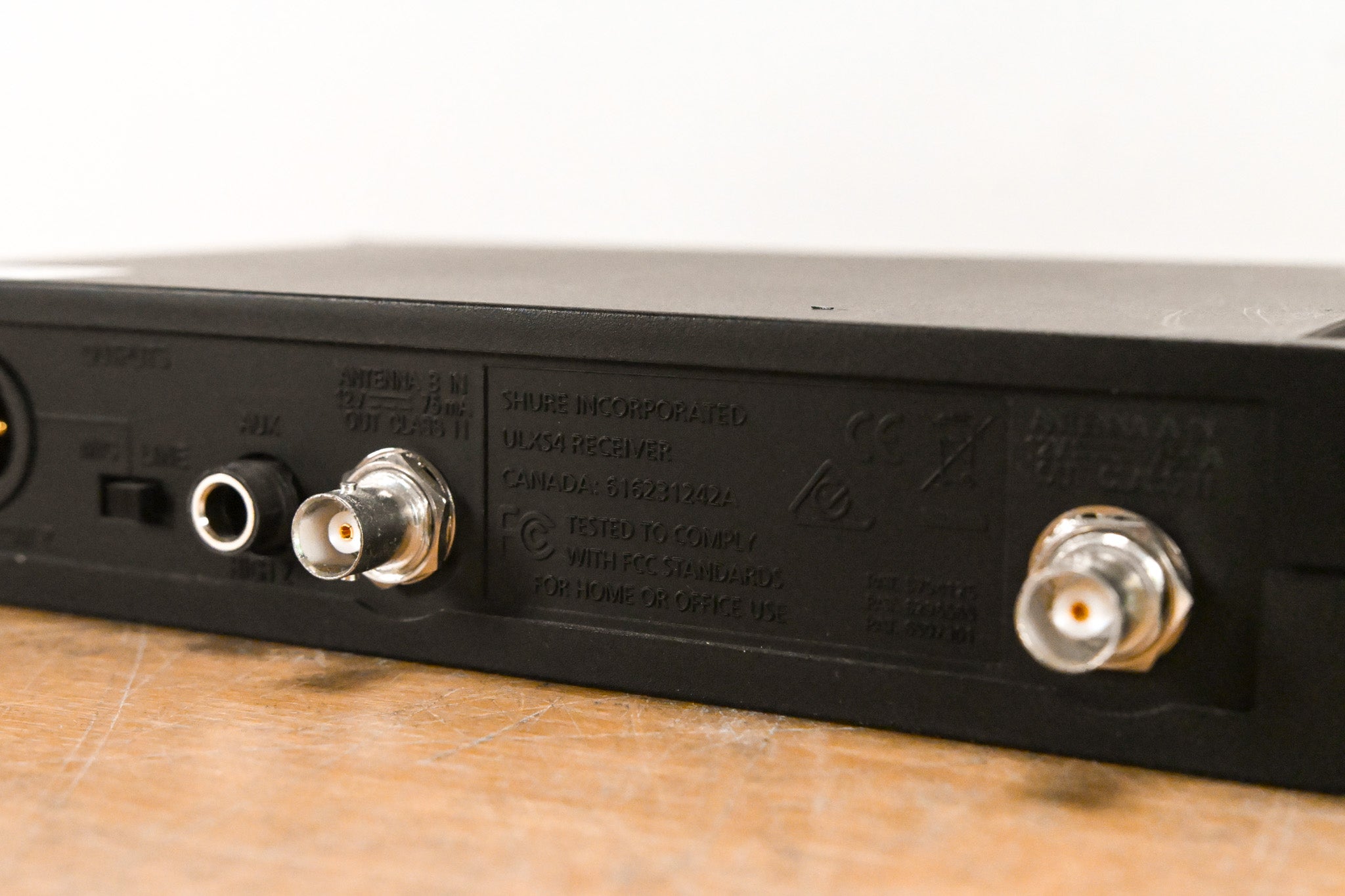 Shure ULXS4 Wireless Receiver - J1 Band: 554-590 MHz (NO POWER SUPPLY)
