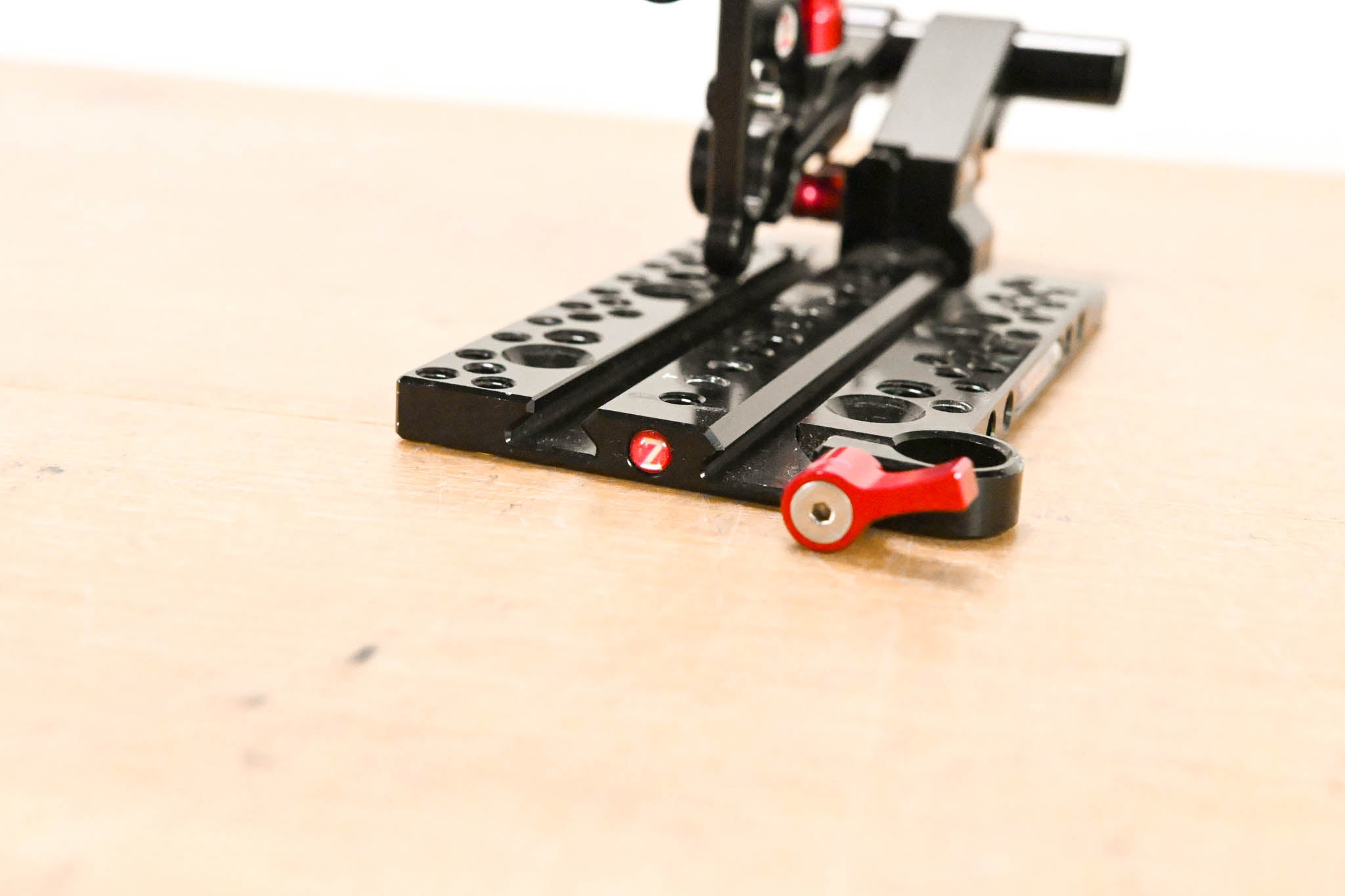 Zacuto Z-C2TP C200 Top Plate with Riser Bracket & Rods