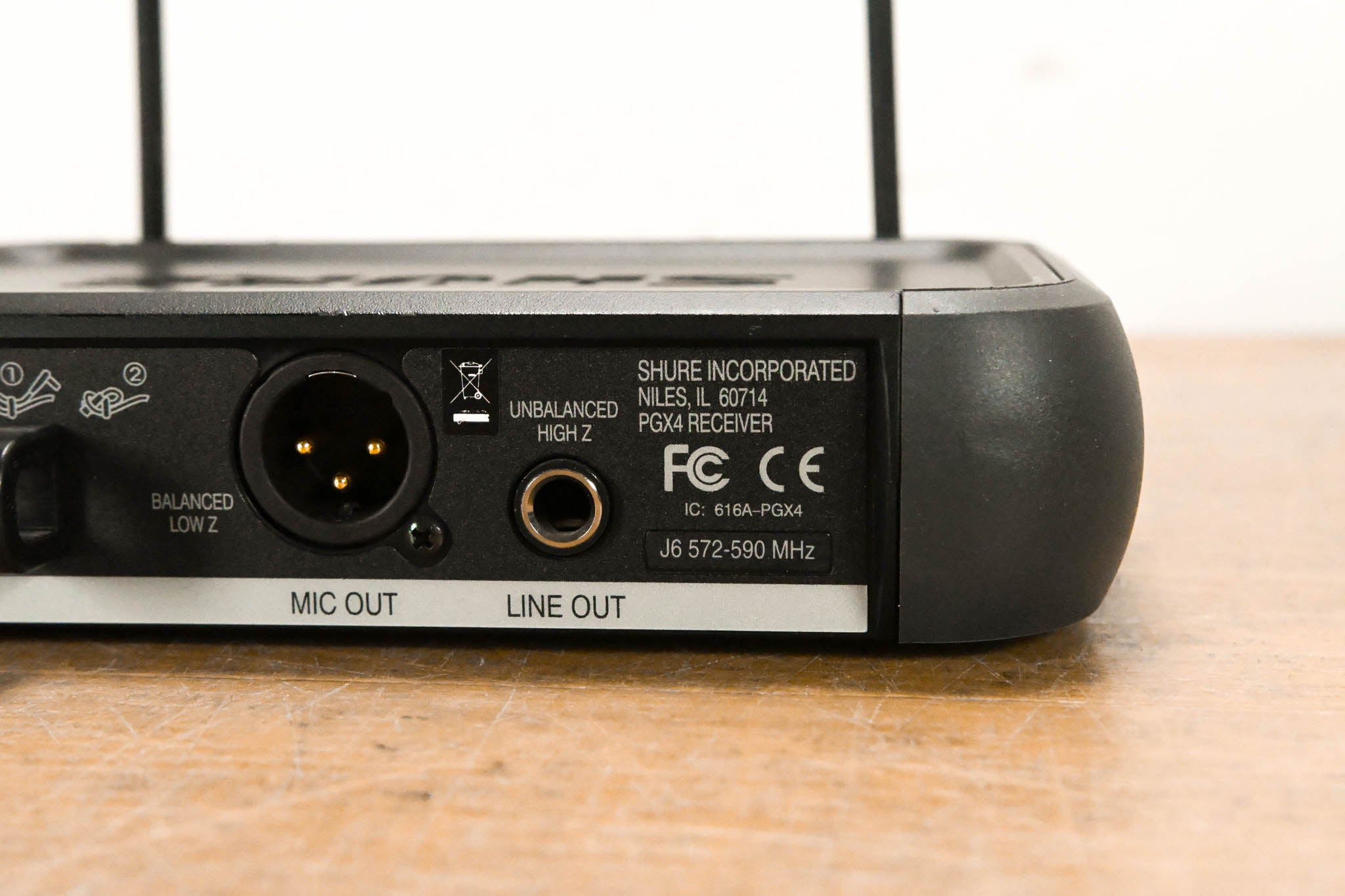 Shure PGX14 Wireless Beltpack System - J6 Band: 572-590 MHz
