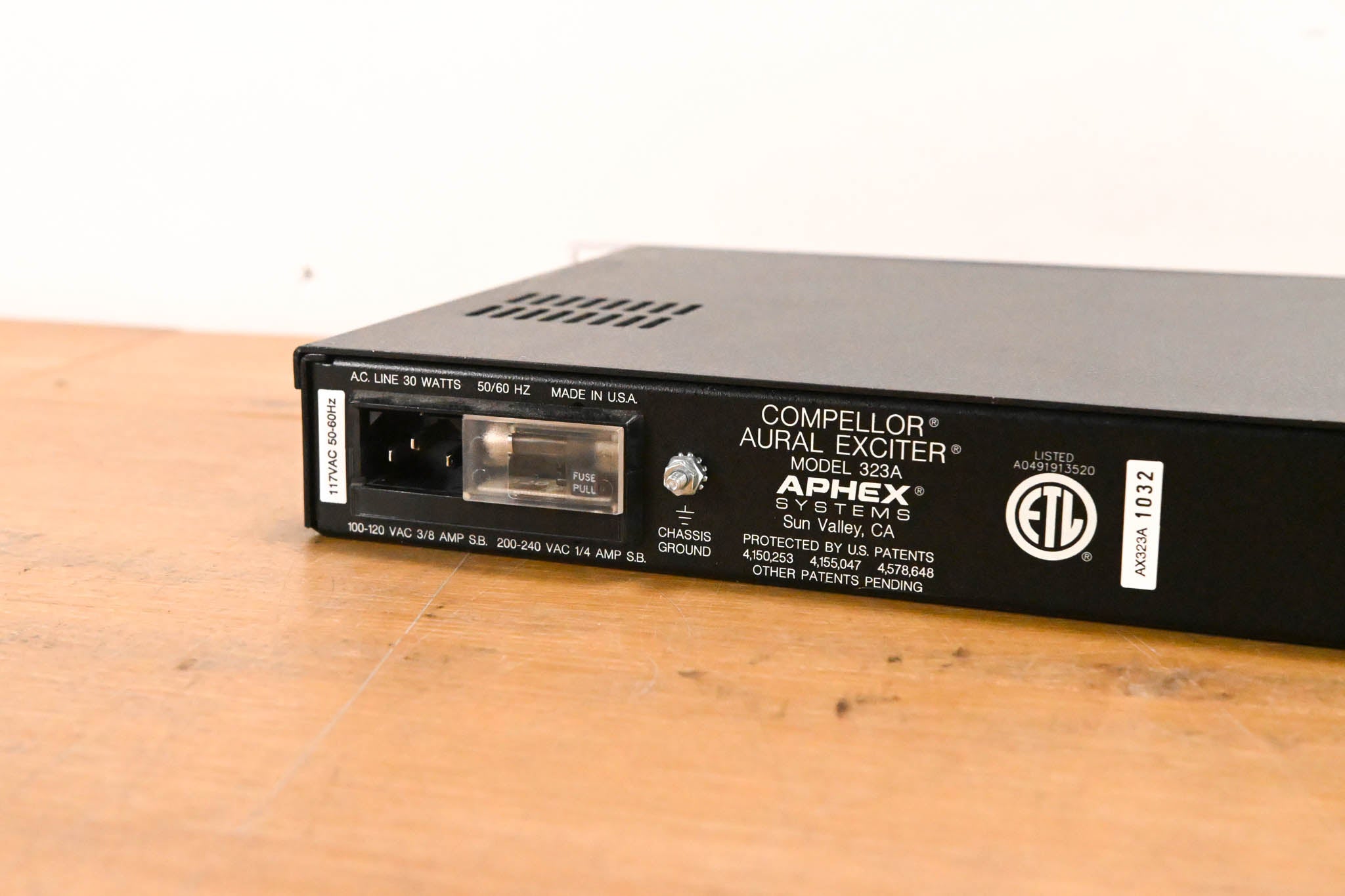 Aphex Compellor 323A Aural Exciter Compressor Leveler Limiter