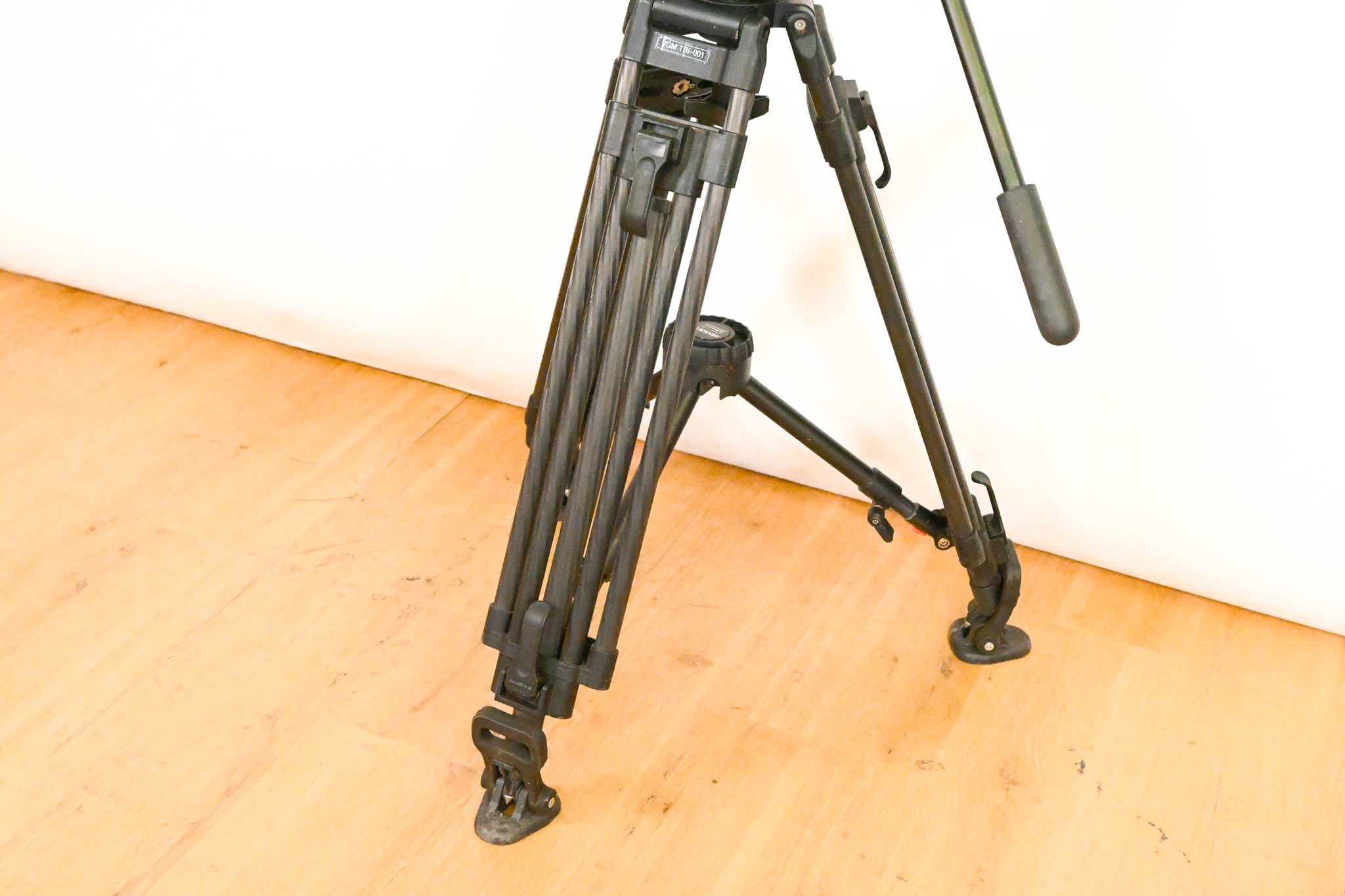 Secced SC-V15/100RP 100mm Fluid Head w/ Tripod Legs, Spreader & Case