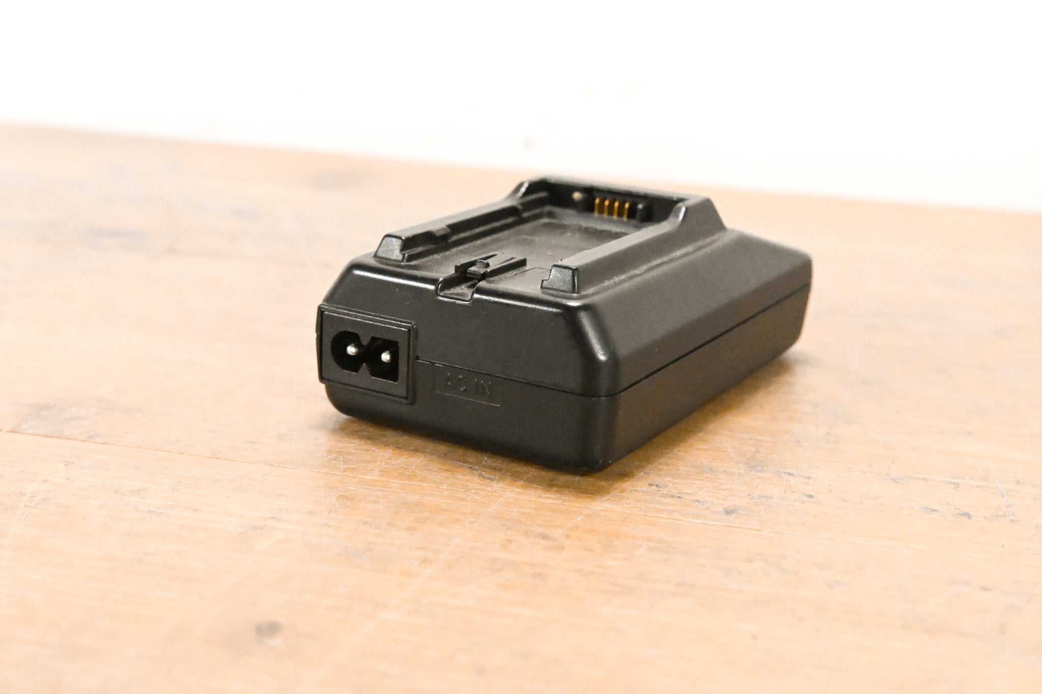 Panasonic DE-852D Video AC Adaptor / Battery Charger (NO POWER SUPPLY)