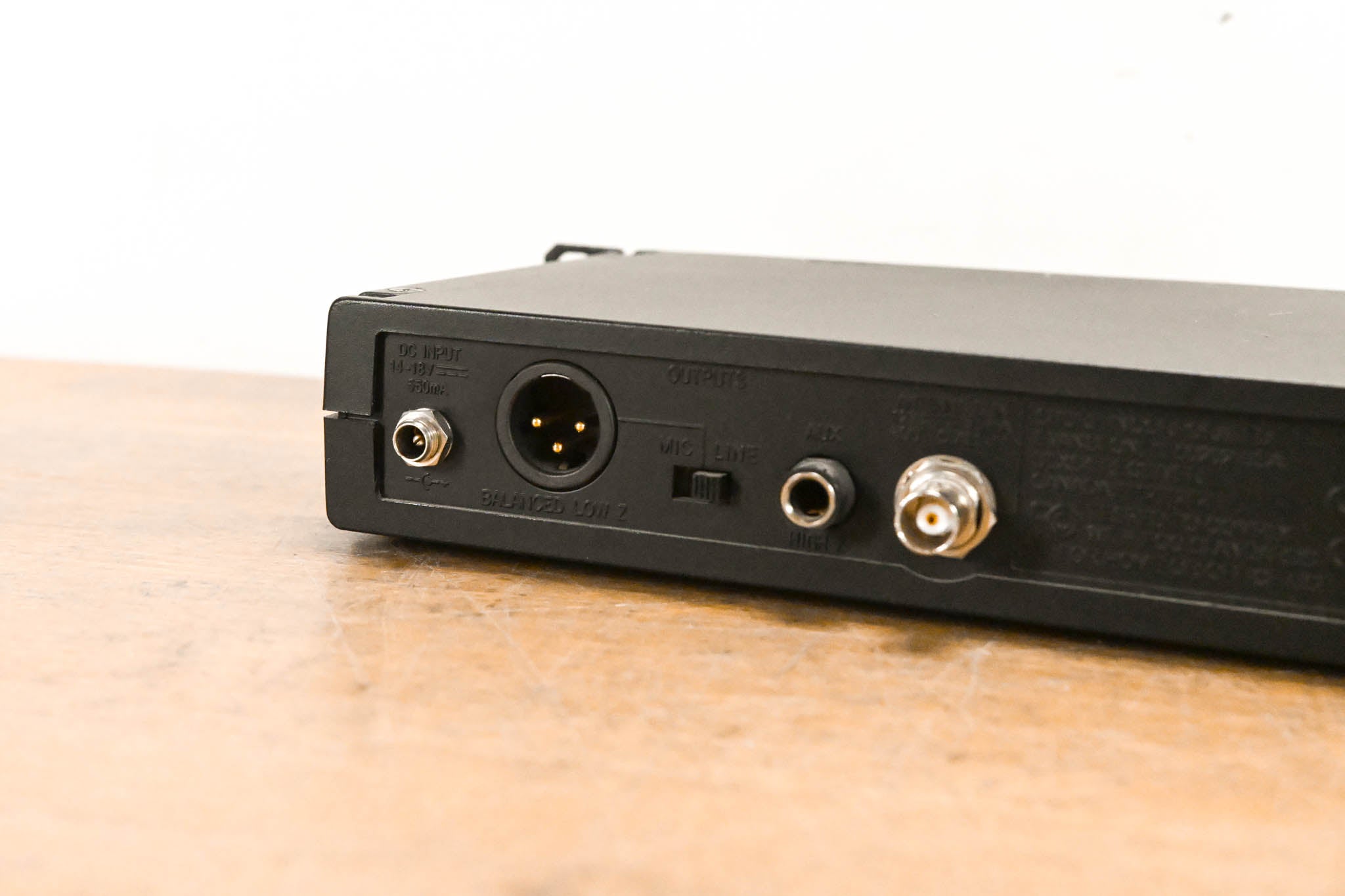 Shure ULXS4 Wireless Receiver - J1 Band: 554-590 MHz (NO POWER SUPPLY)