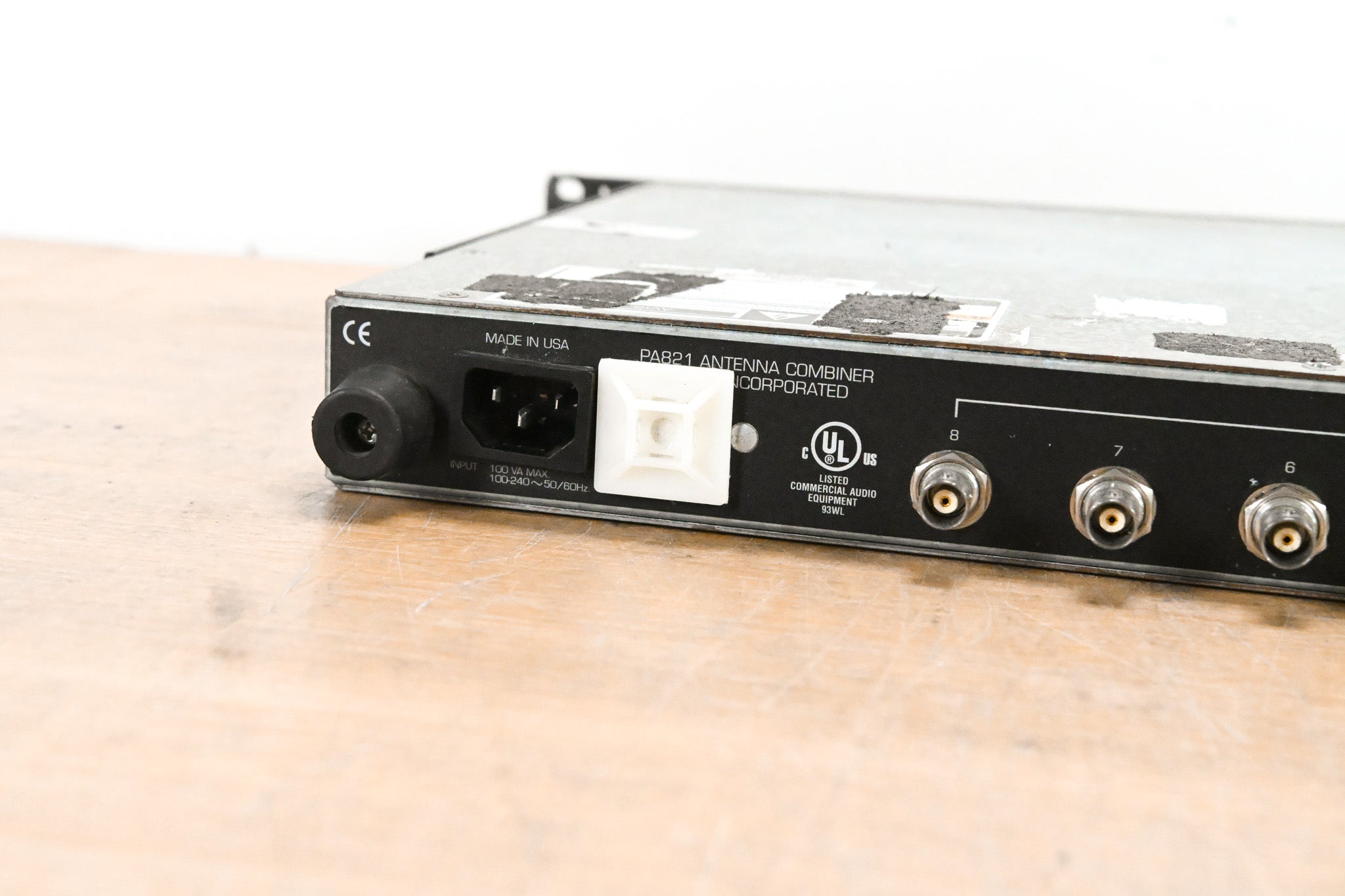 Shure PA821 470-870 MHz Antenna Combiner