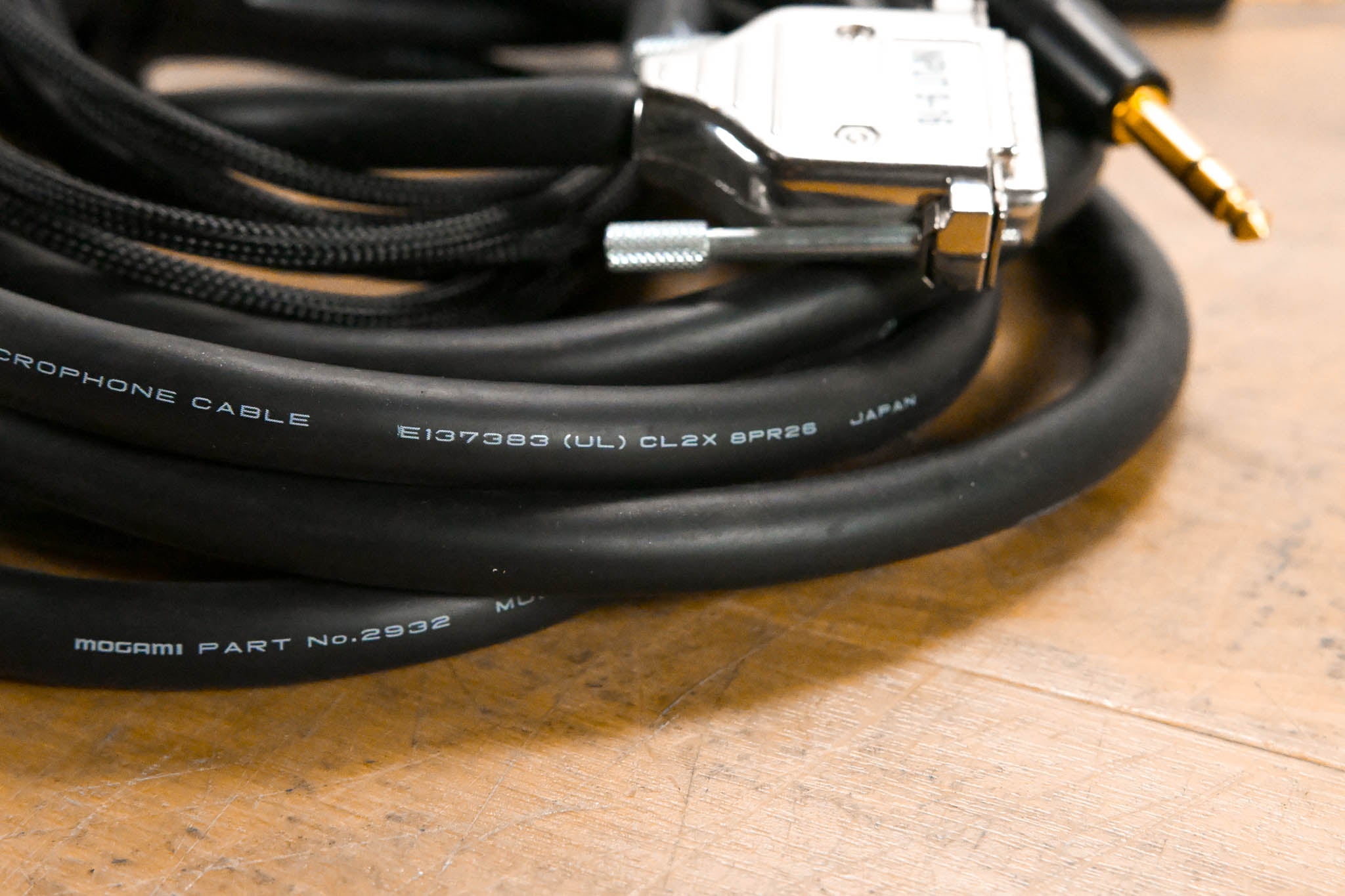 Mogami 2932 DB25 Male to (8) 1/4" TRS Male Breakout Cable - 15'