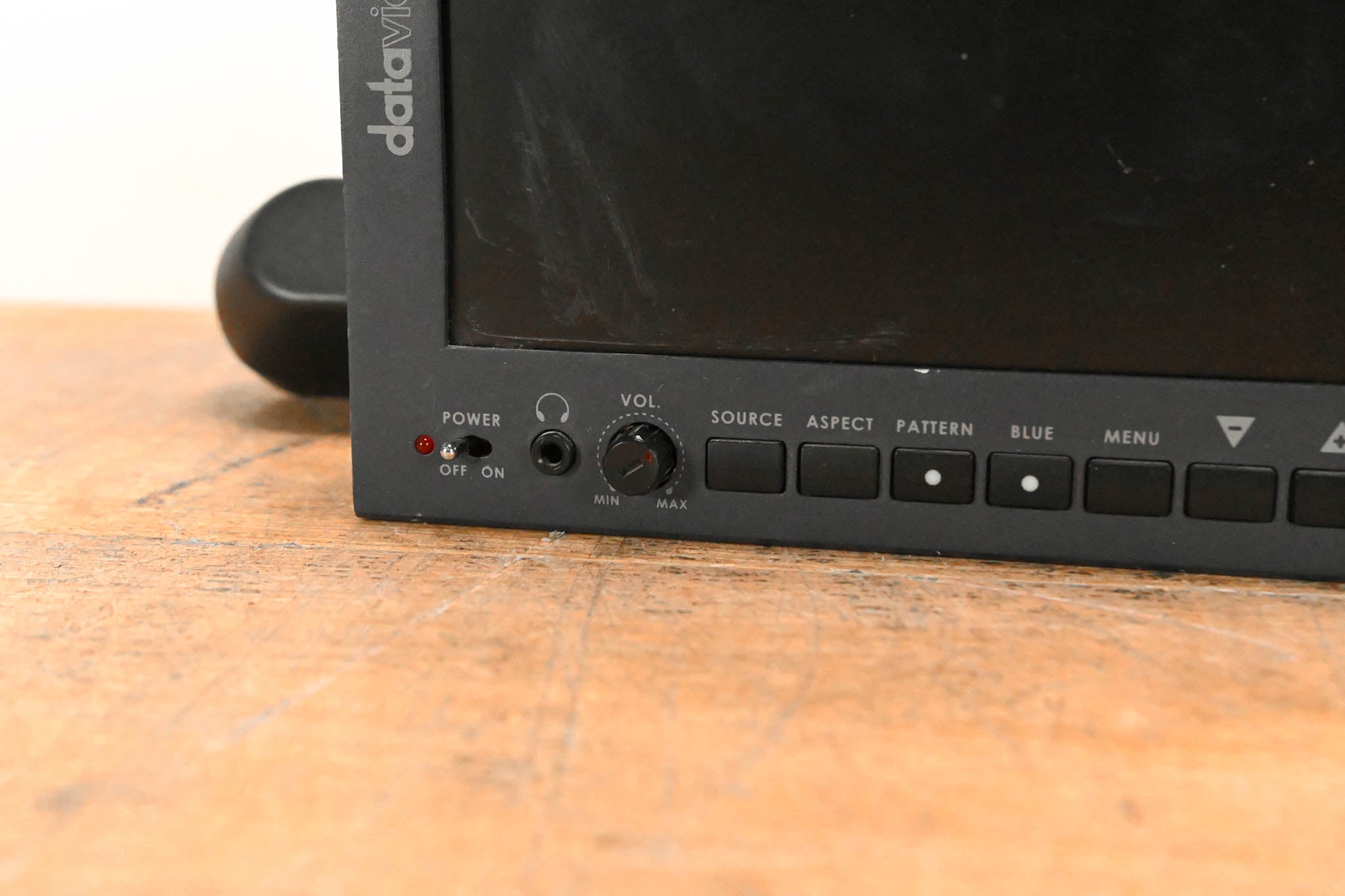 Datavideo TLM-700HD 7" HD/SD TFT LCD Monitor w/ V-Mount Battery Adapter
