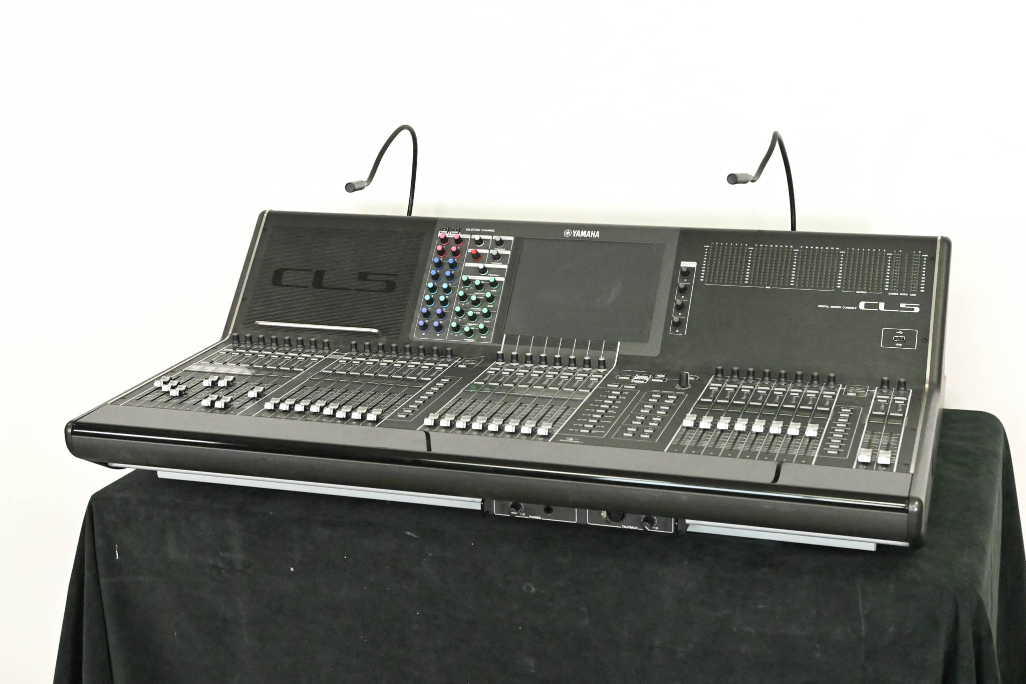 Yamaha CL5 72-Channel Digital Mixing Console