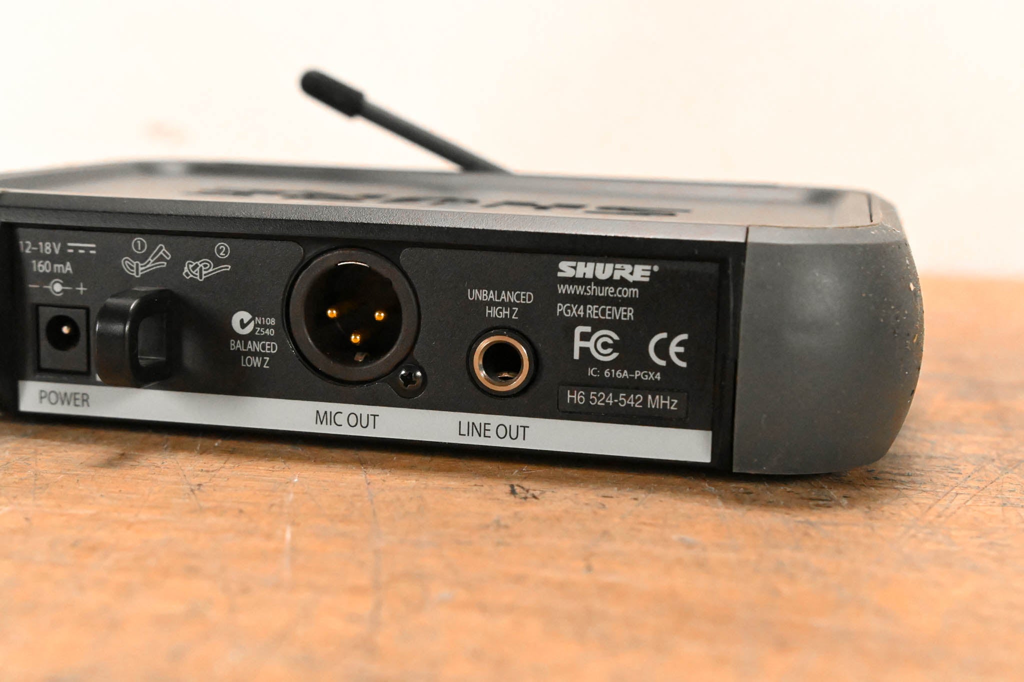 Shure PGX4 Wireless Diversity Receiver - H6 Band: 524-542 MHz (NO PSU)