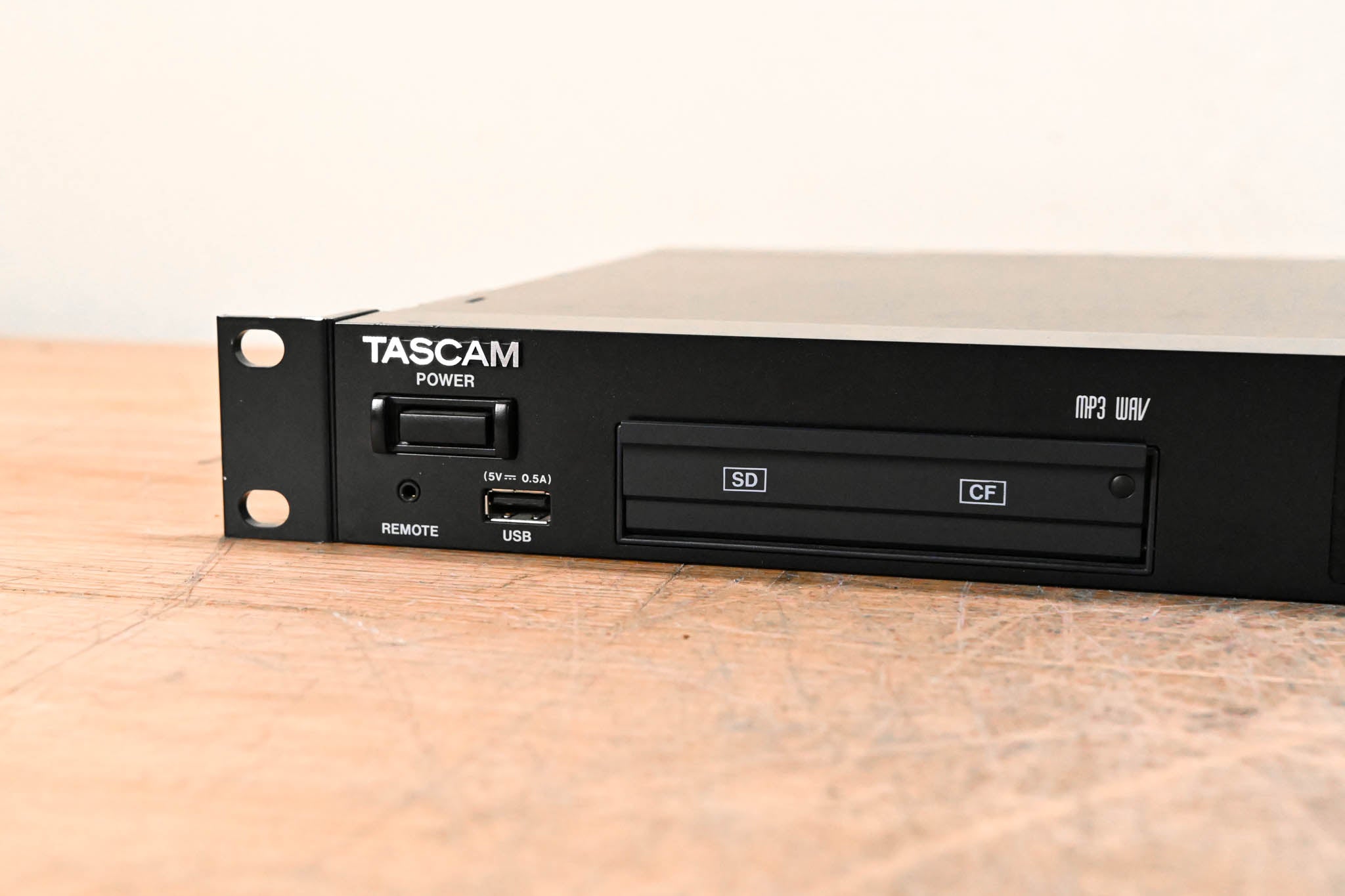 TASCAM SS-R100 Solid State Digital Digital Audio Recorder