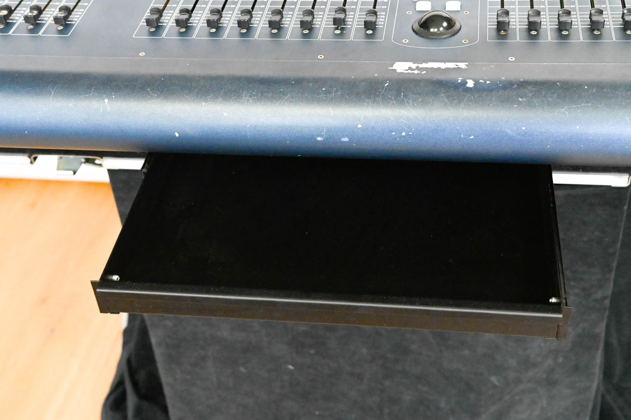 Midas PRO2 Live Digital Audio Mixing Console with Flight Case
