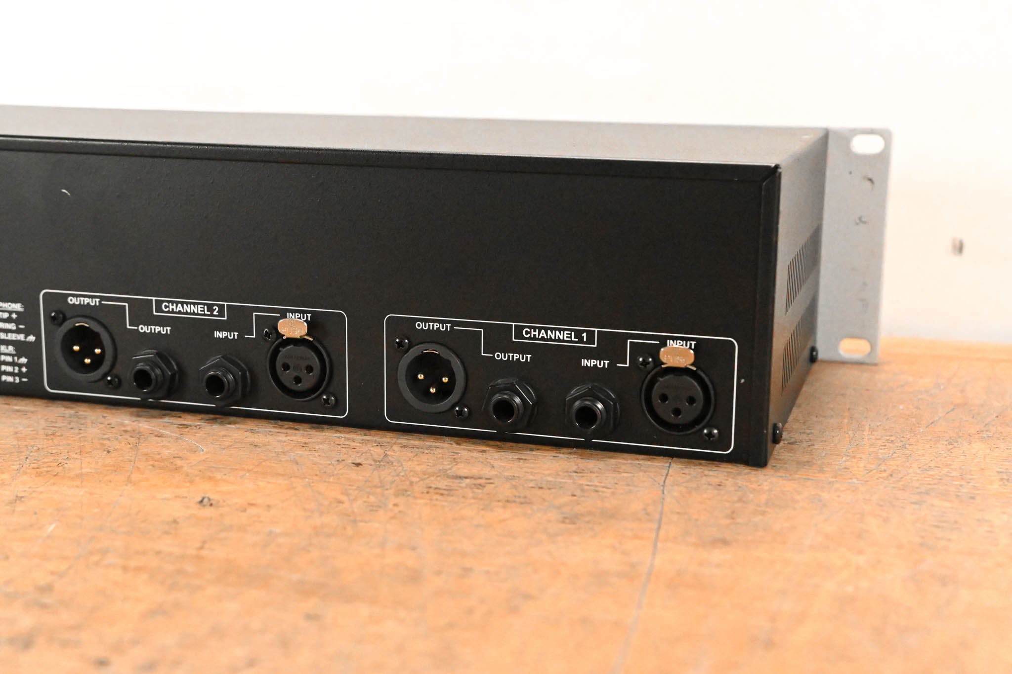 dbx 231s Two-Channel 31-Band Equalizer