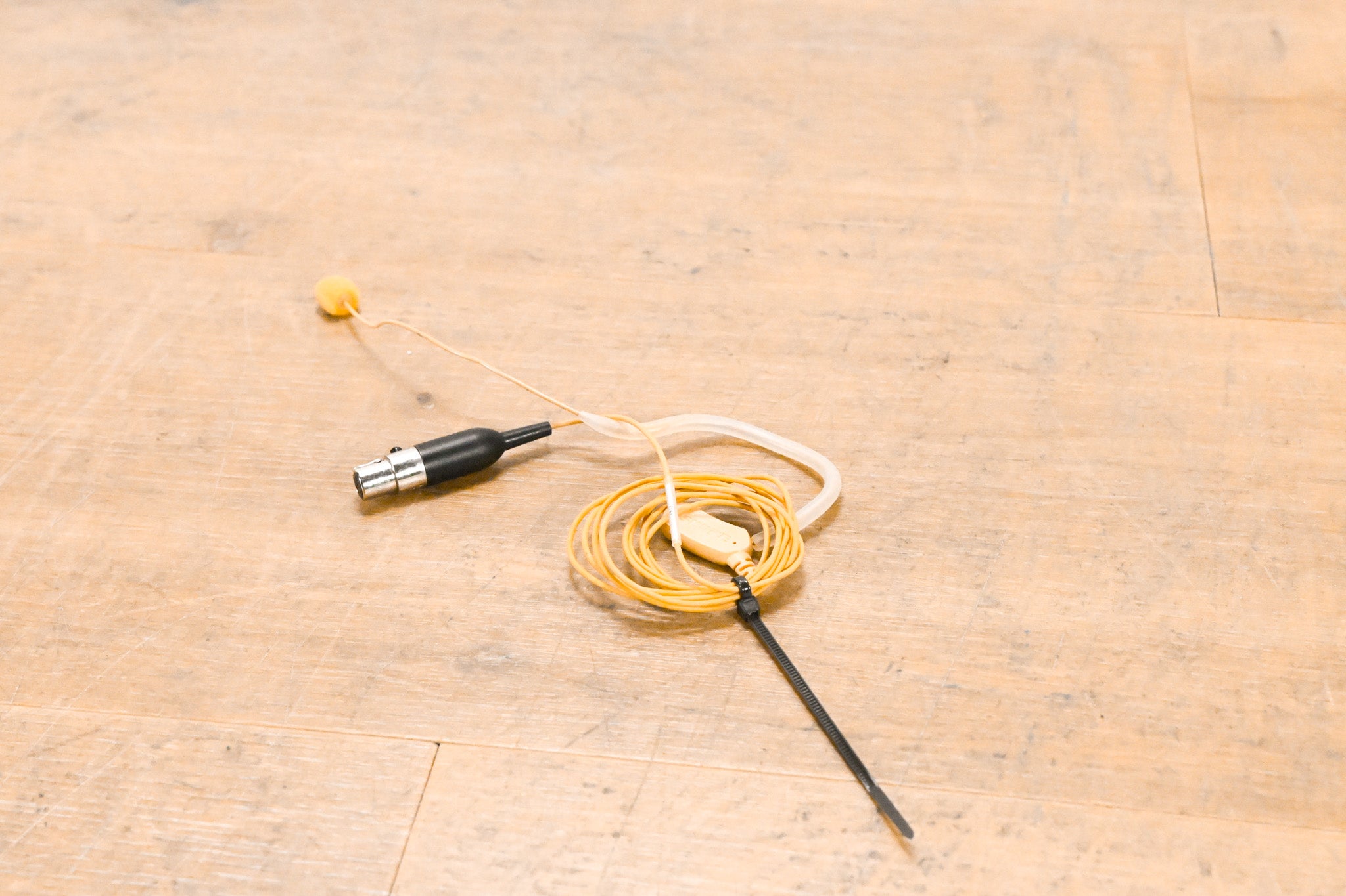 Shure MX153T/O-TQG Omnidirectional Earset Microphone