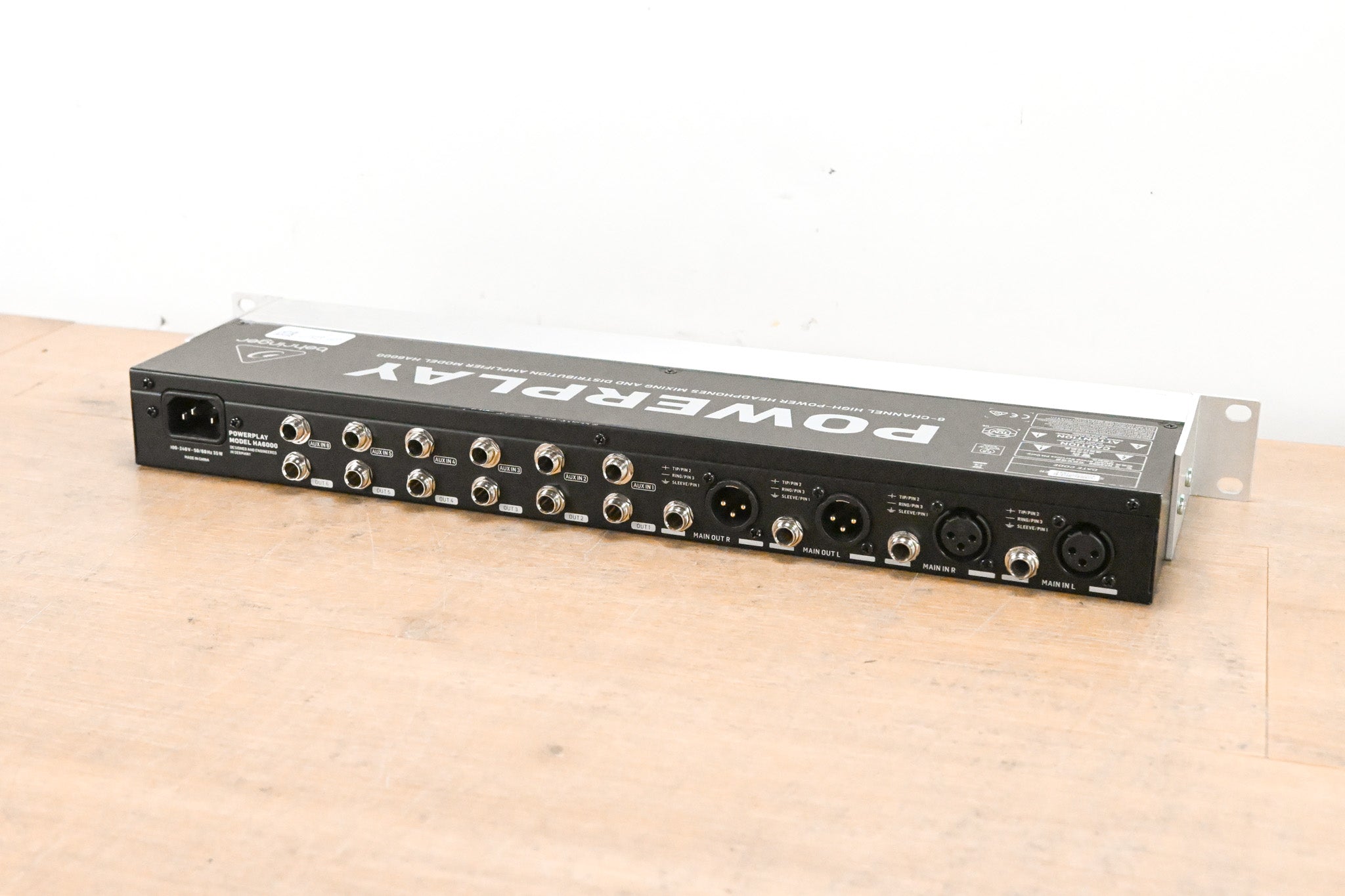 Behringer POWERPLAY HA6000 6-CH Headphone Mixing/Distribution Amplifier