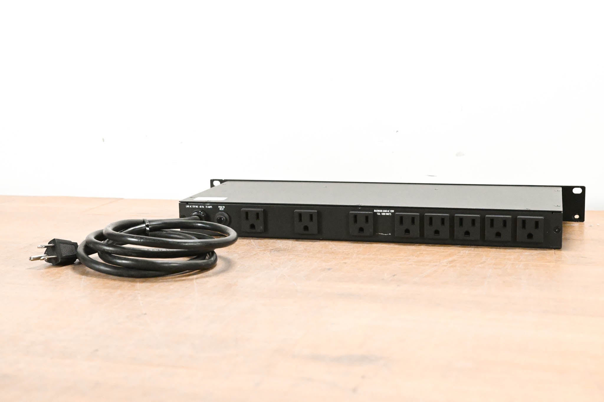 Furman M-8Dx 9-Outlet Power Conditioner