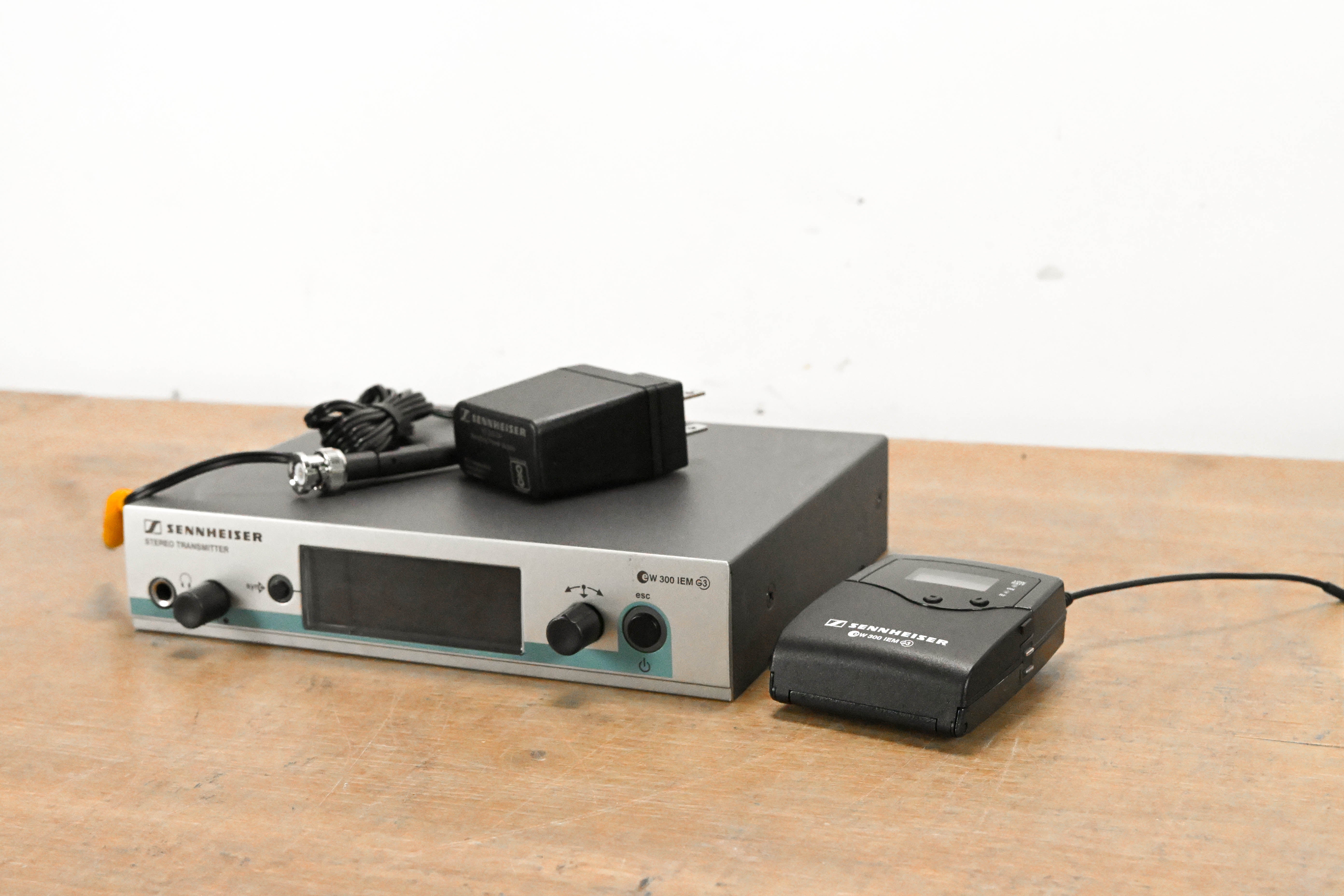 Sennheiser ew 300 IEM G3 Wireless In-Ear Monitoring System - 516-558 MHz