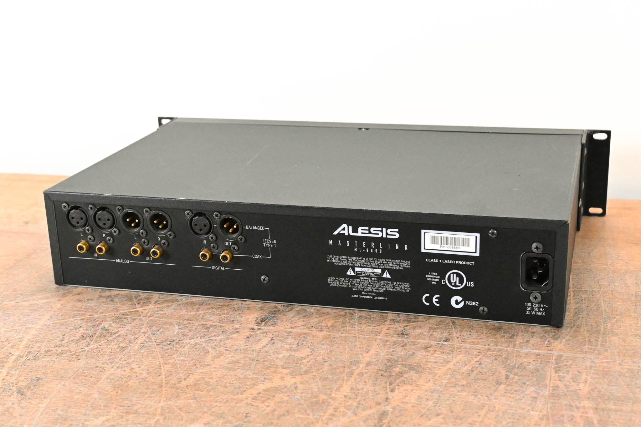 Alesis Masterlink ML-9600 Two-Track High-Resolution Master Disk Recorder