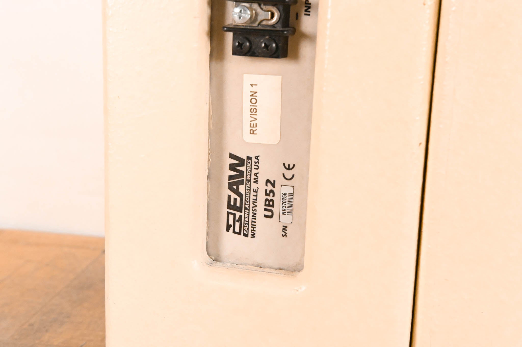 EAW UB52 Two-Way Full-Range Loudspeaker - White (PAIR)